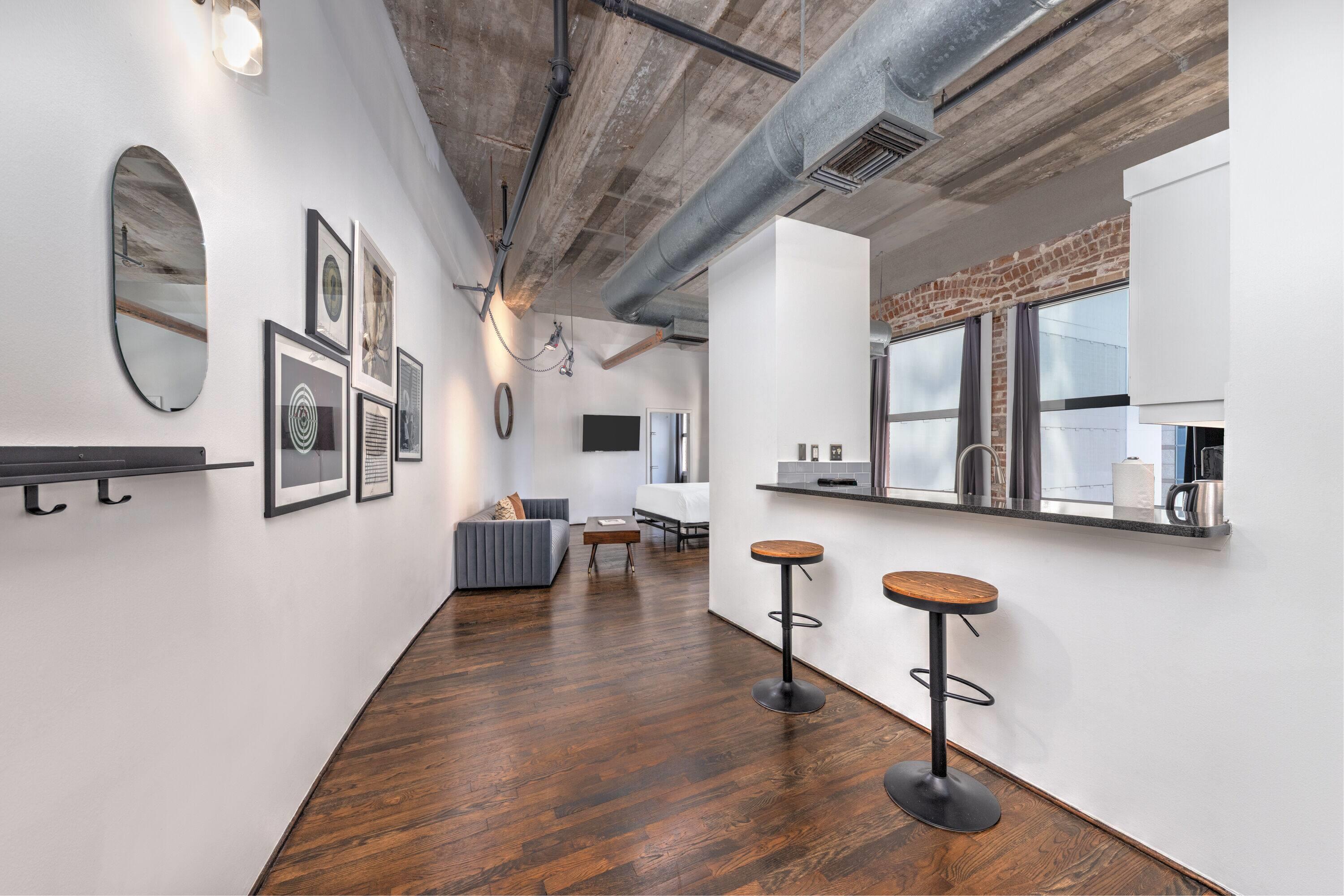 Studio Queen Size Bed