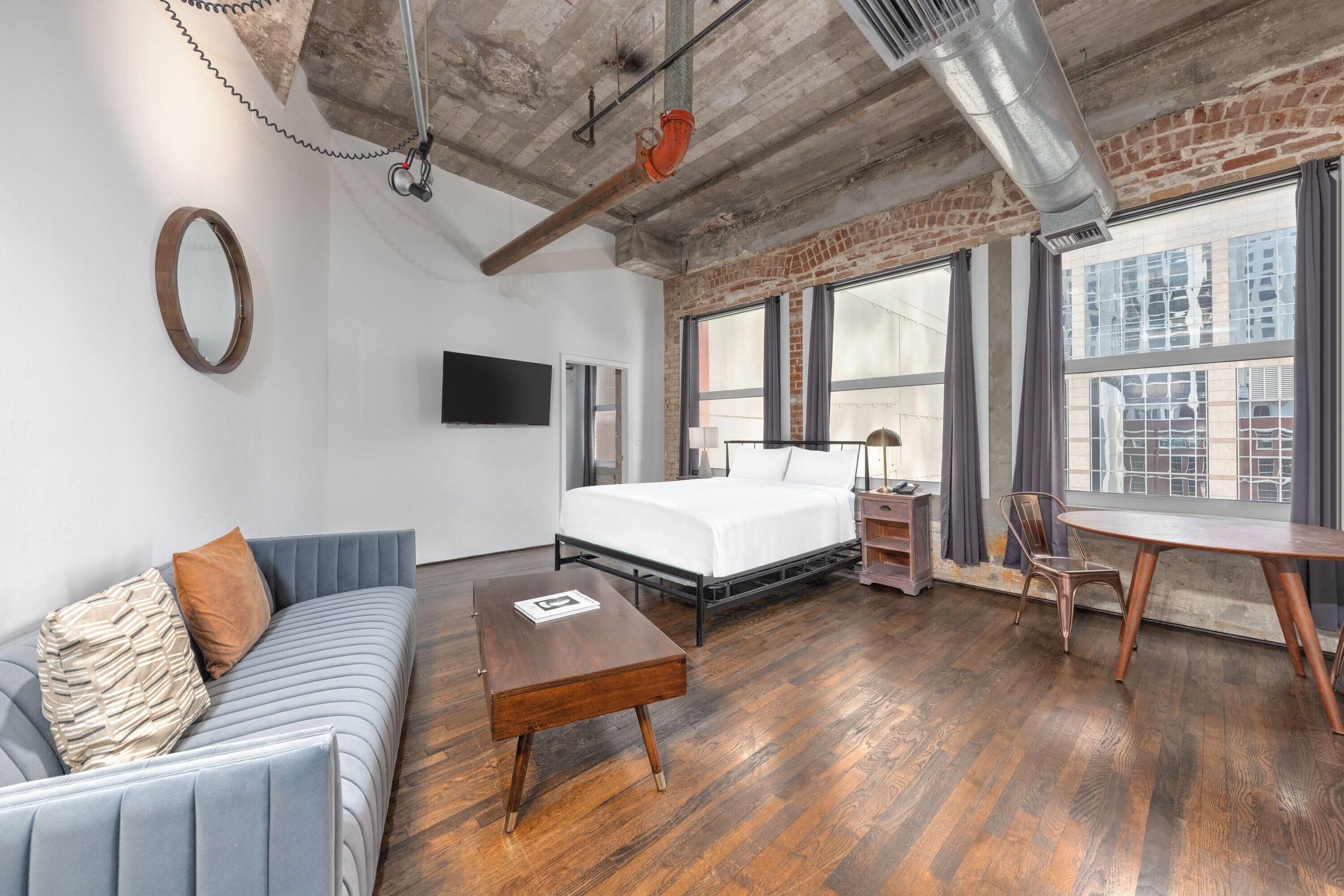 Studio Queen Size Bed