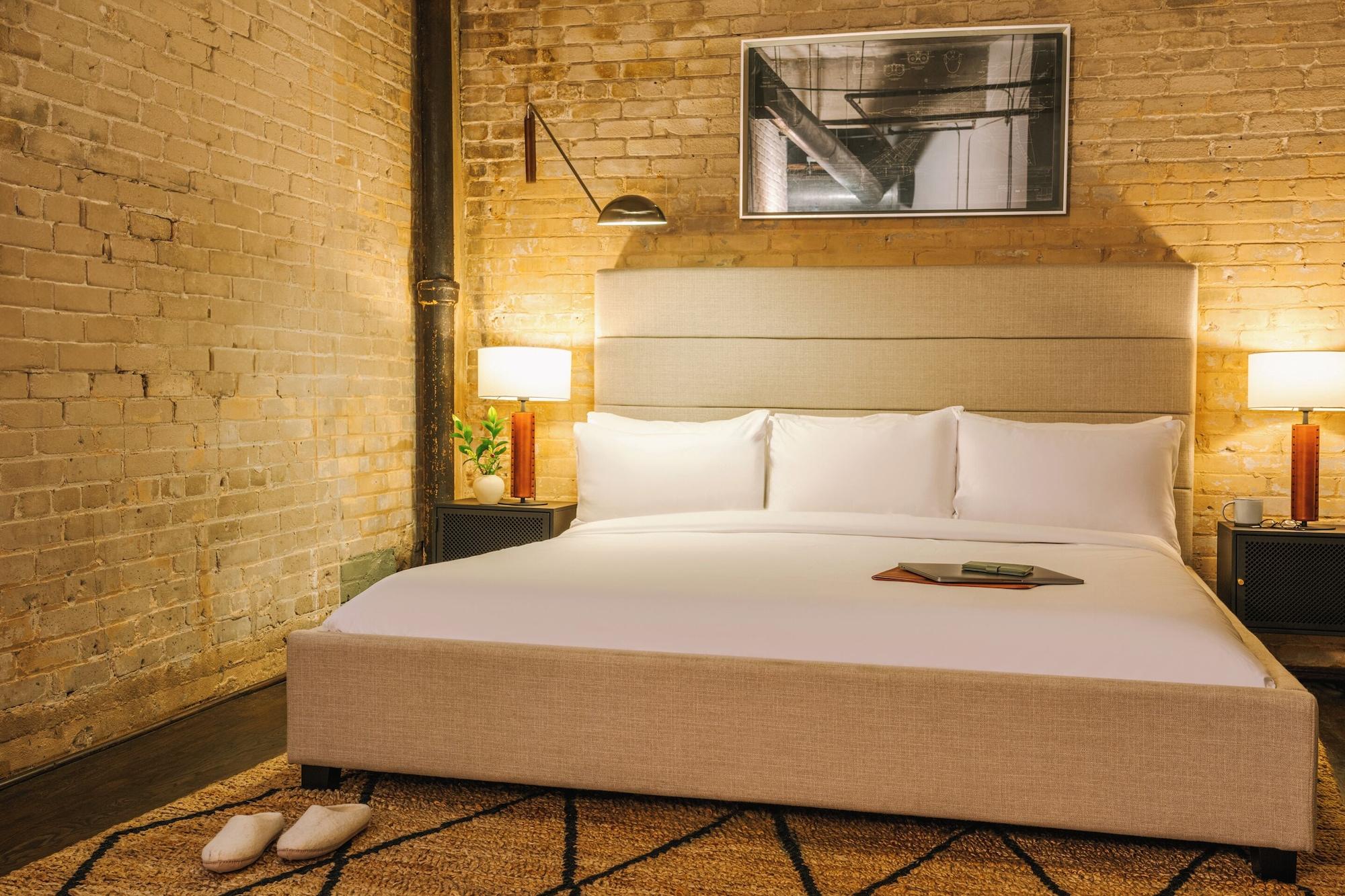 Apartment Queen Size Bed