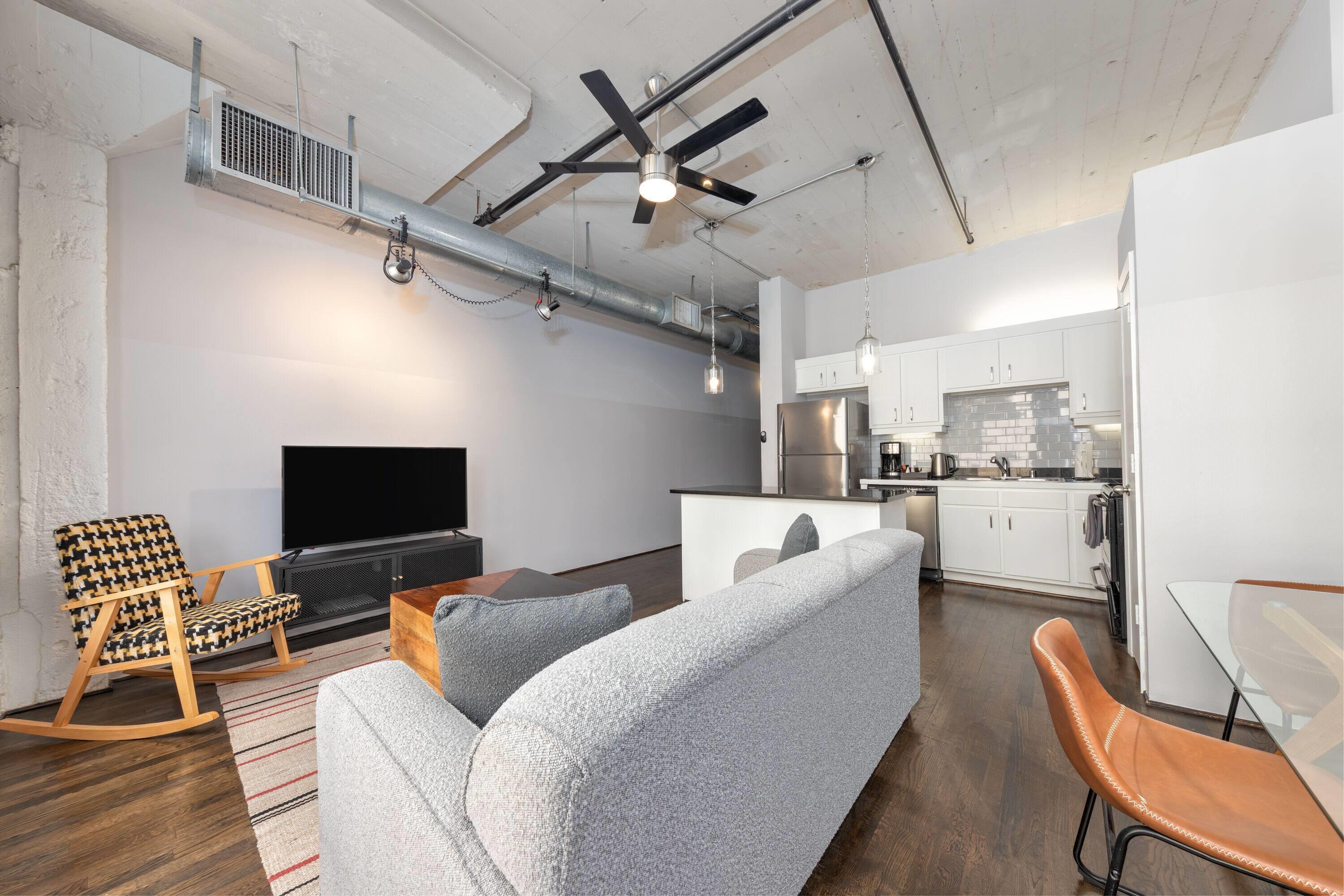 Apartment Queen Size Bed