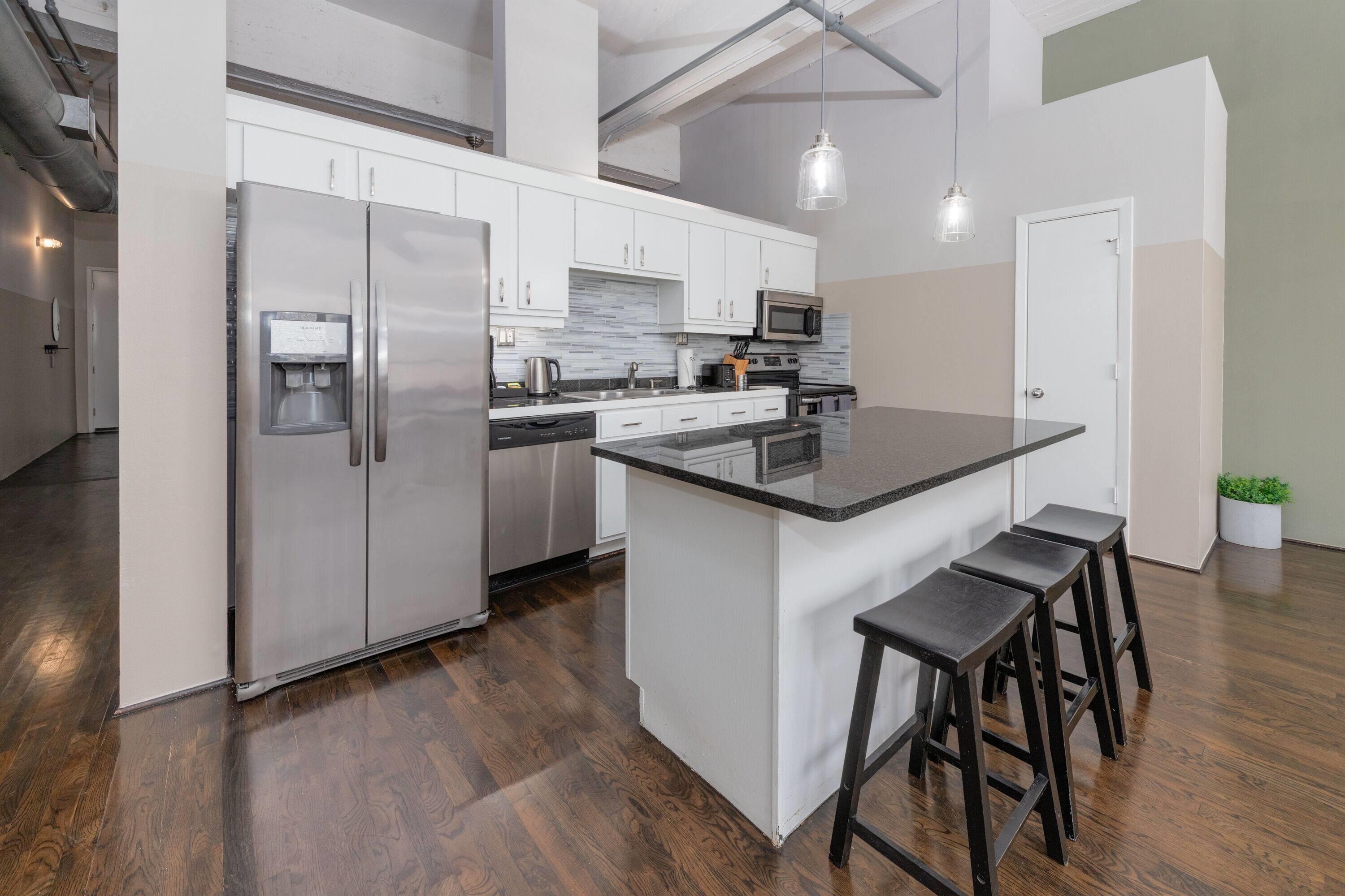 Apartment Queen Size Bed