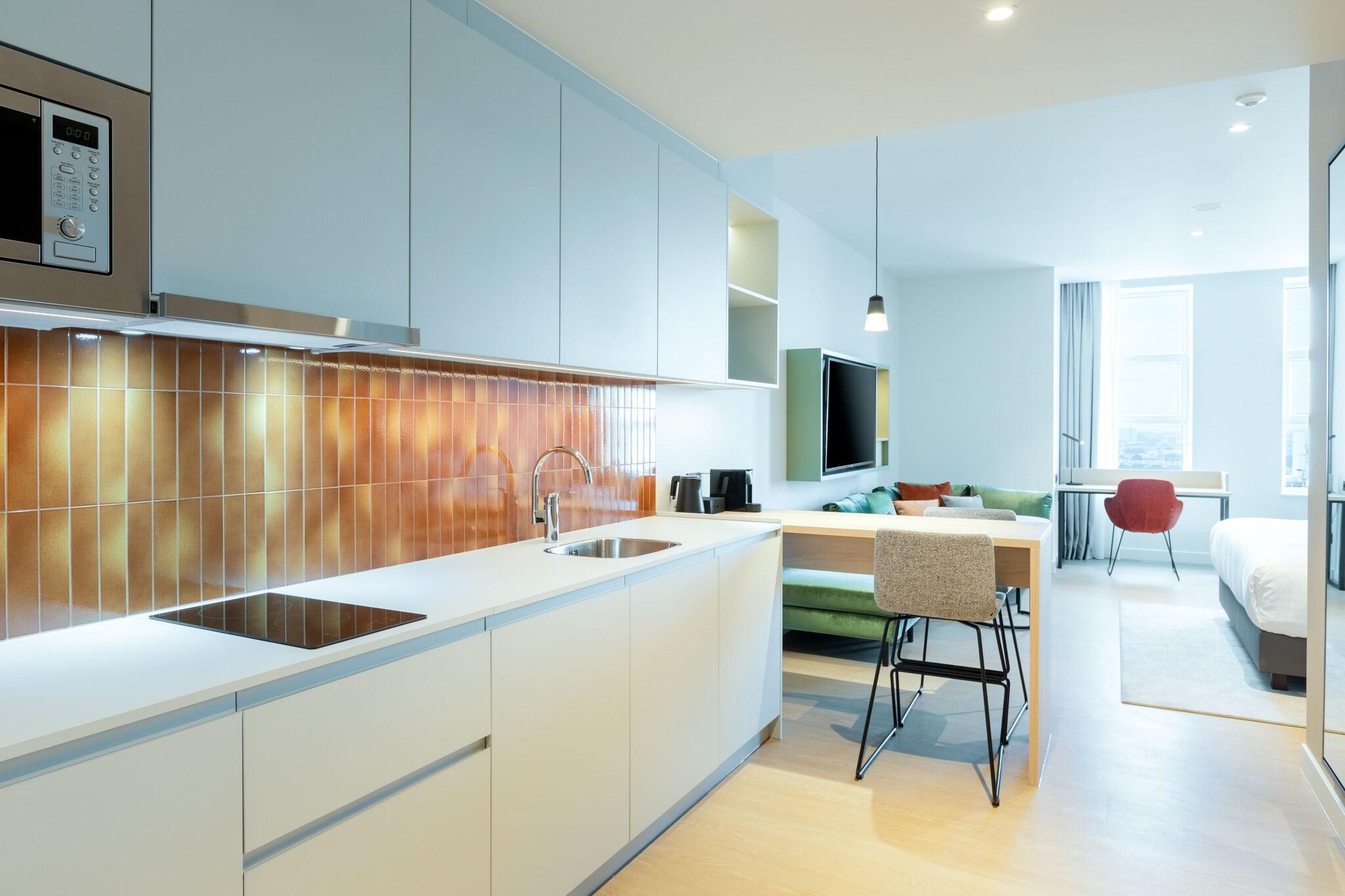 Studio Queen Size Bed