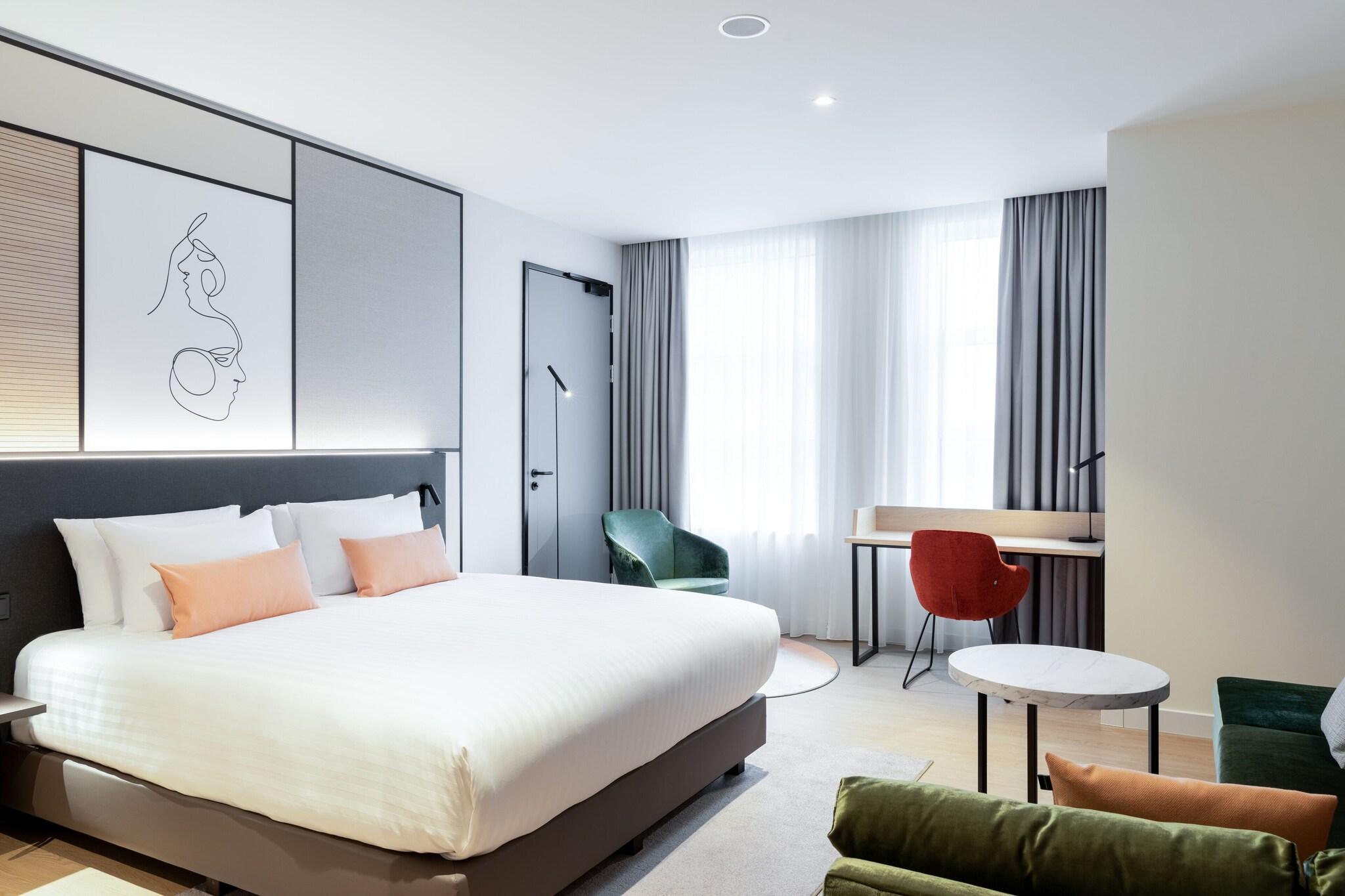 Studio King Size Bed