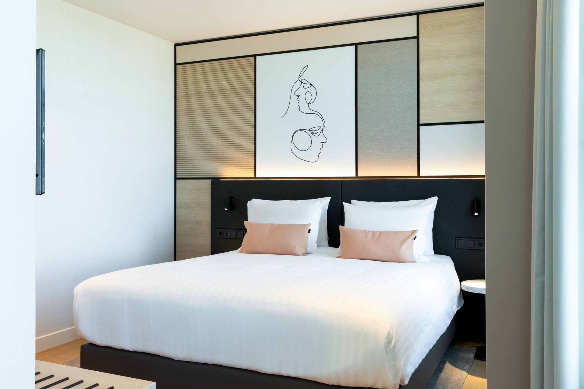 Studio King Size Bed