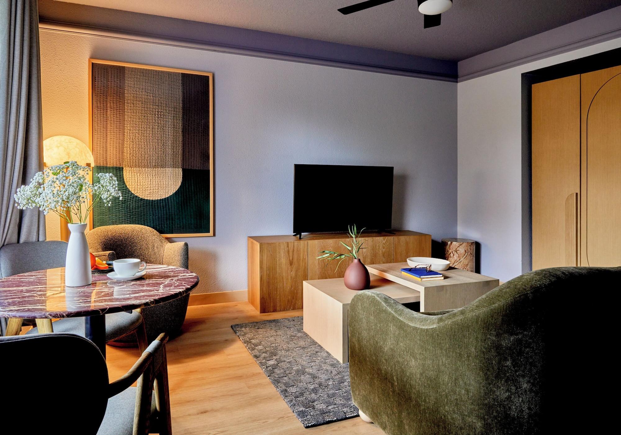 Suite King Bed One Bedroom 