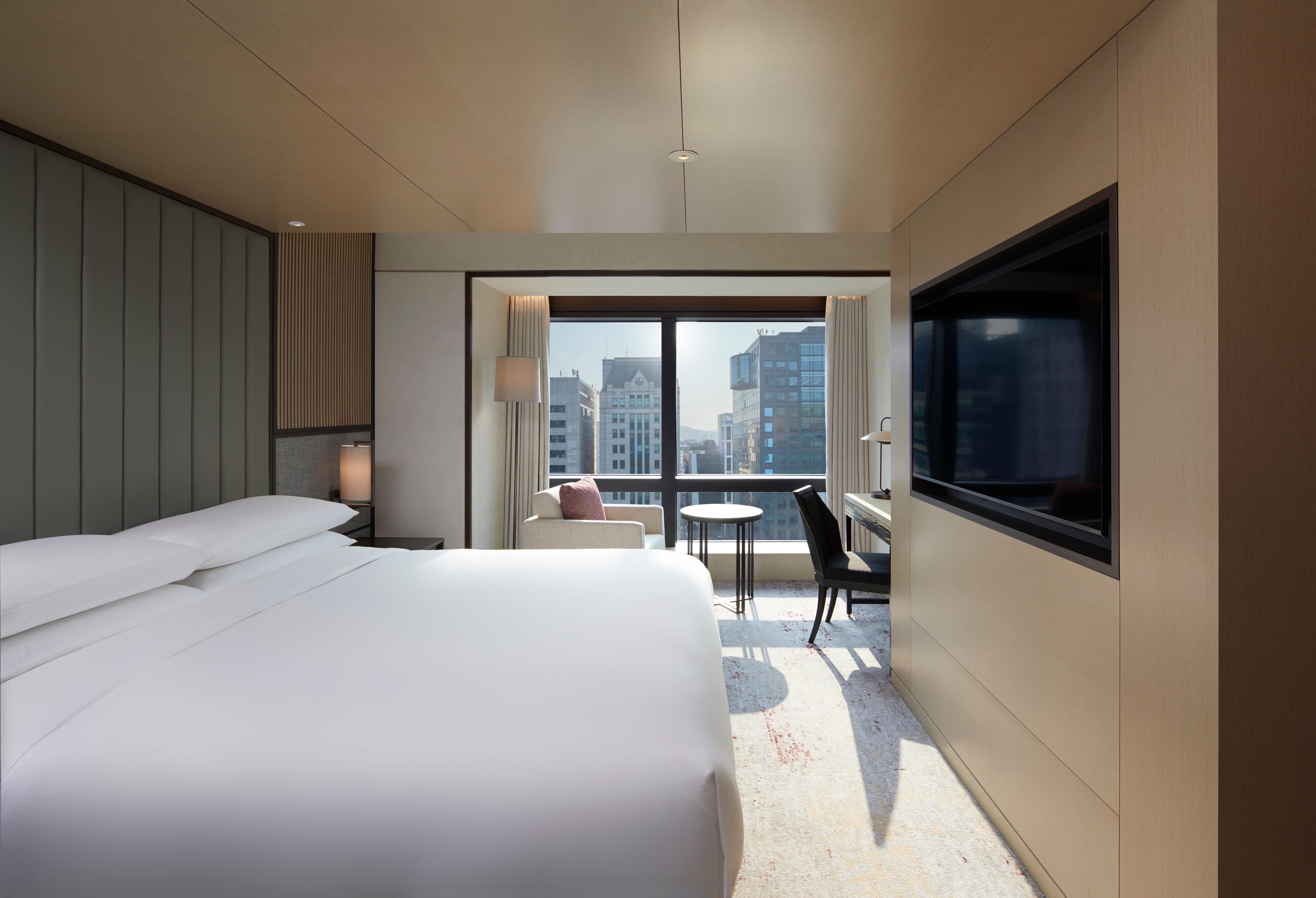 Double Deluxe King Bed