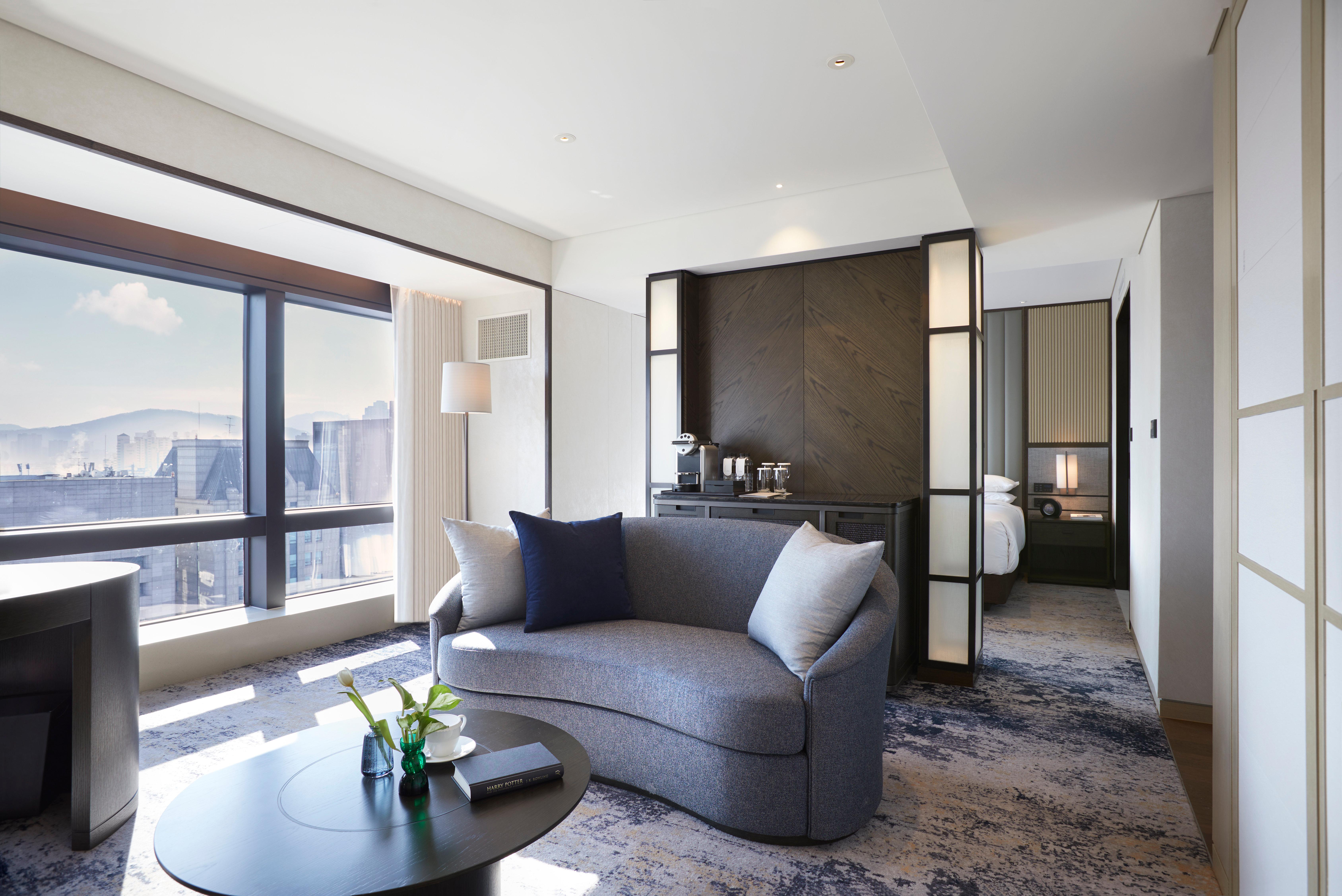 Junior Suite Club King Bed