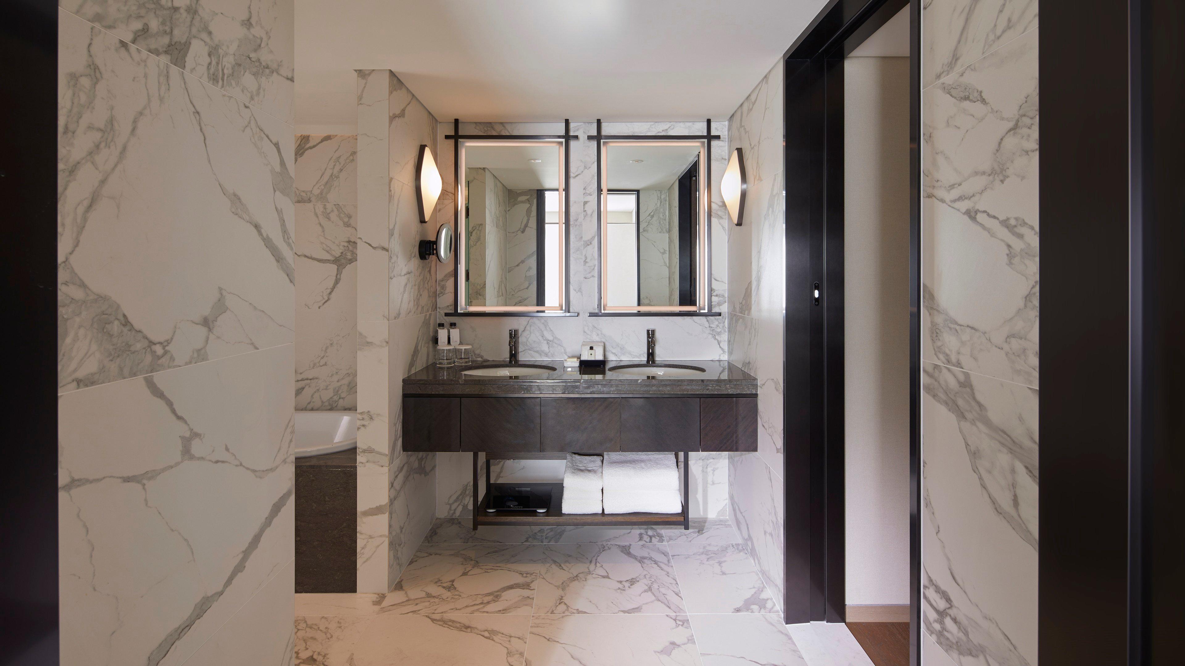 Junior Suite Club King Bed