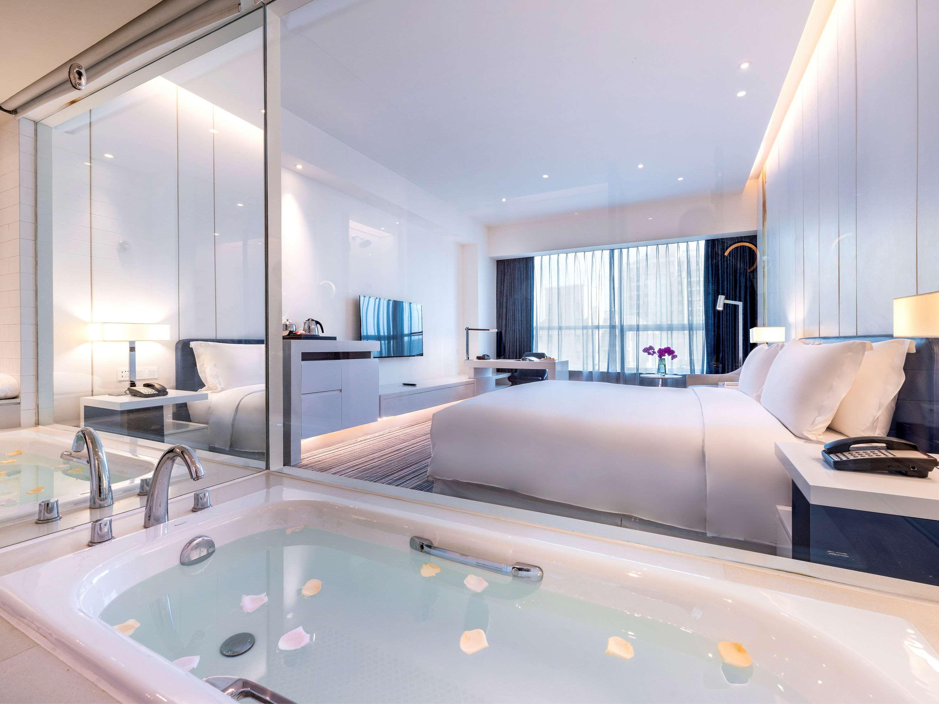 Double Executive King Bed