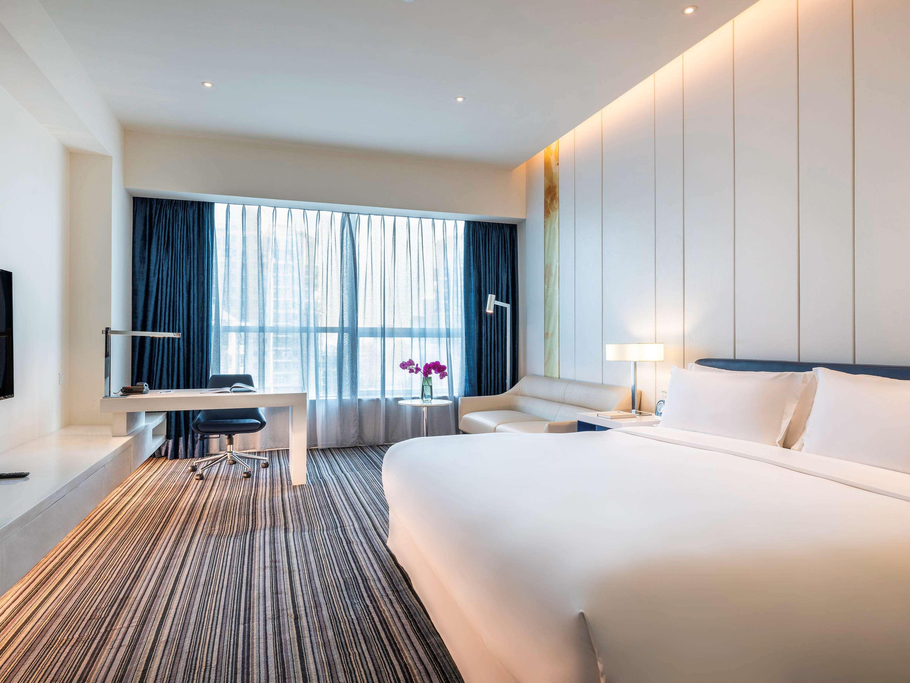 Double Deluxe King Bed