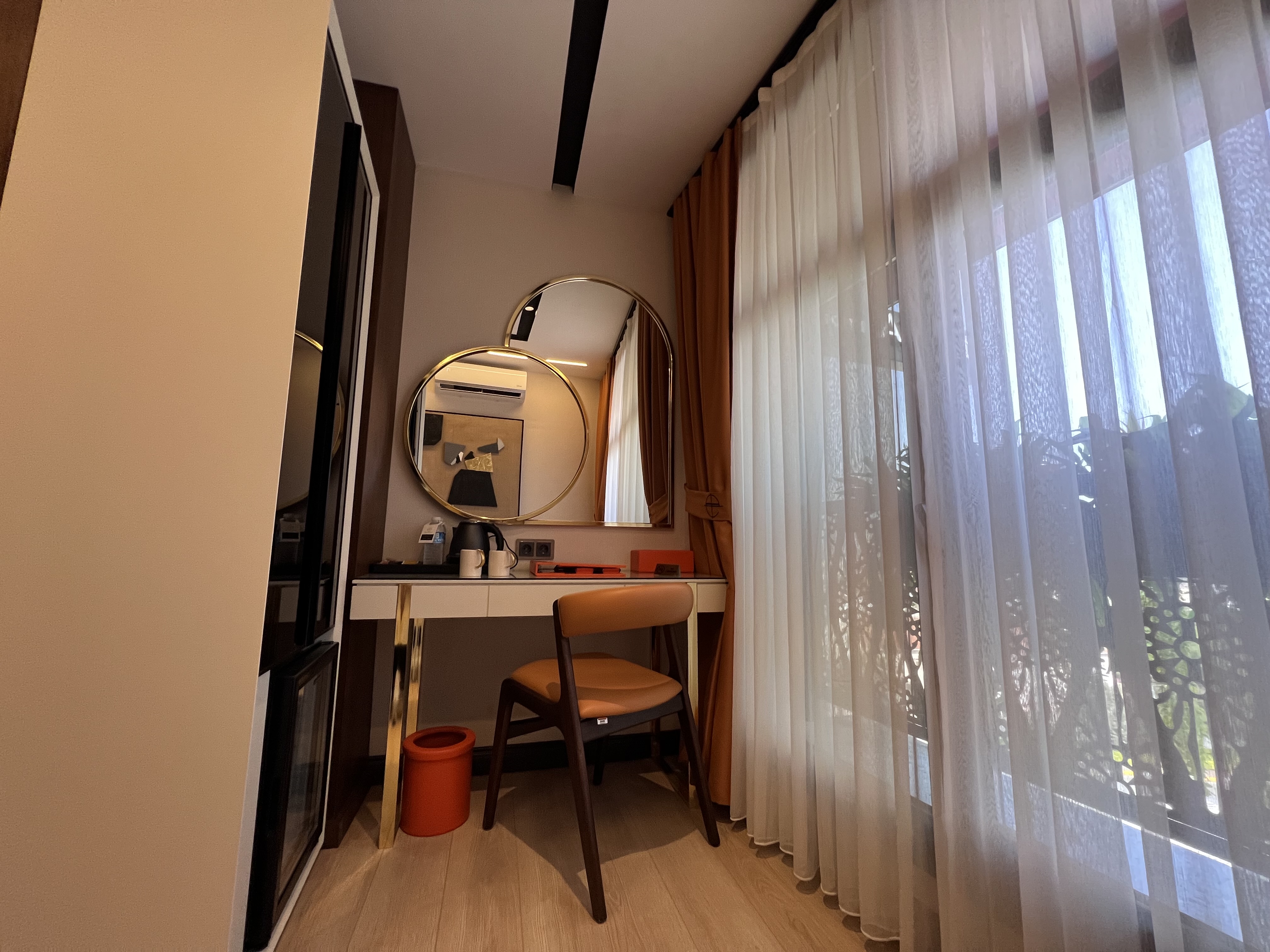 Suite King Bed with Jacuzzi