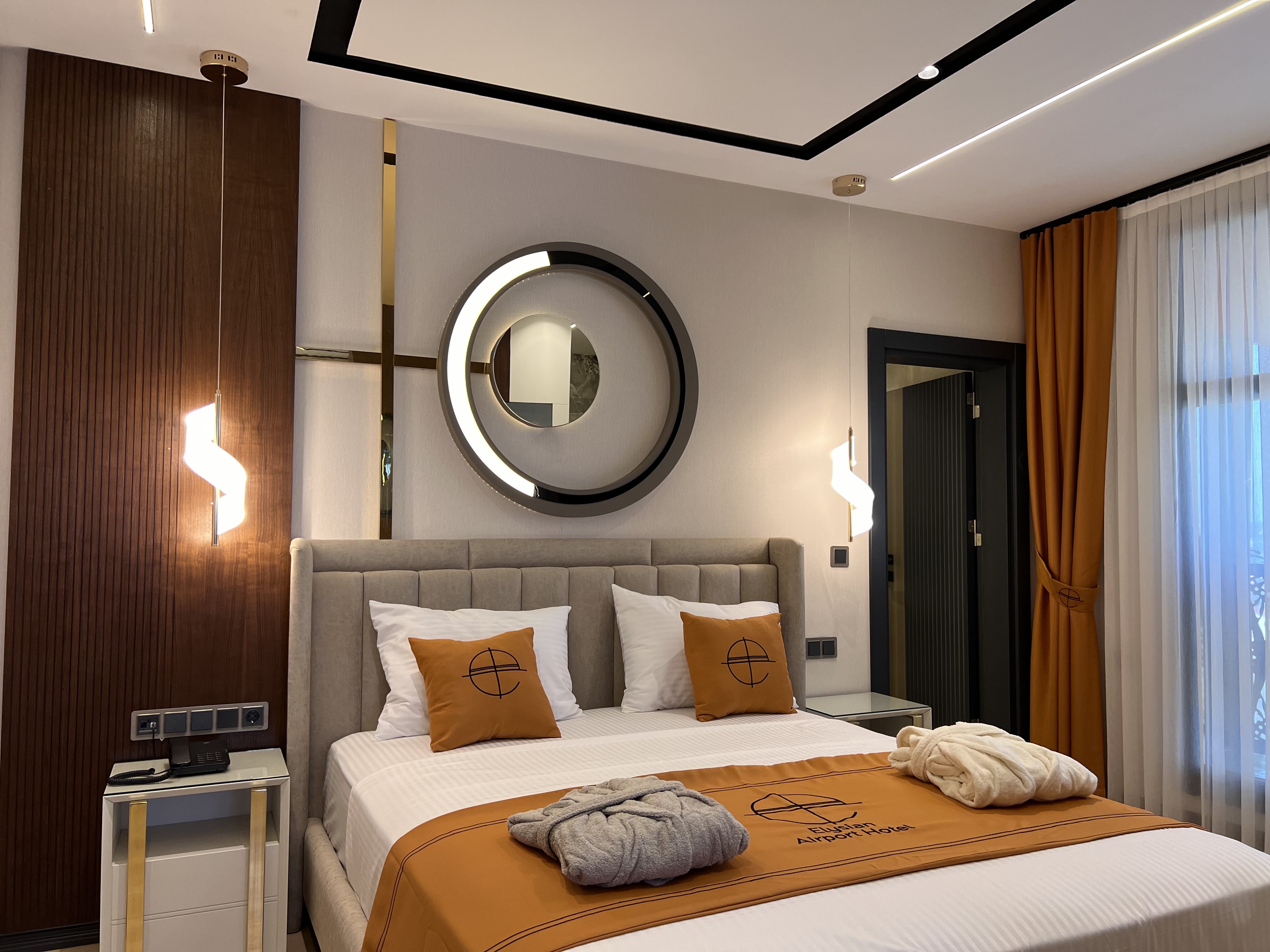 Suite King Bed with Jacuzzi