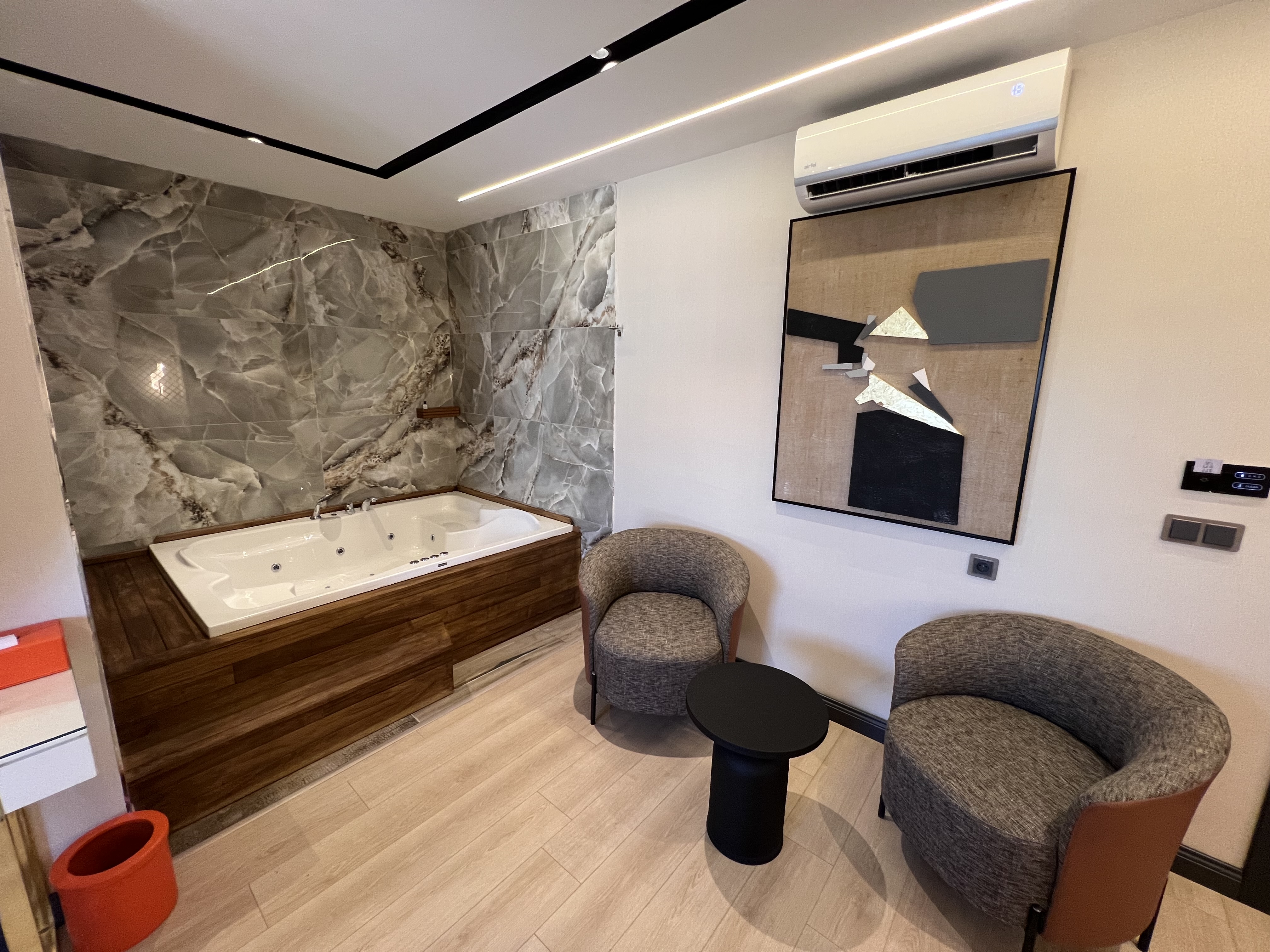 Suite with Jacuzzi