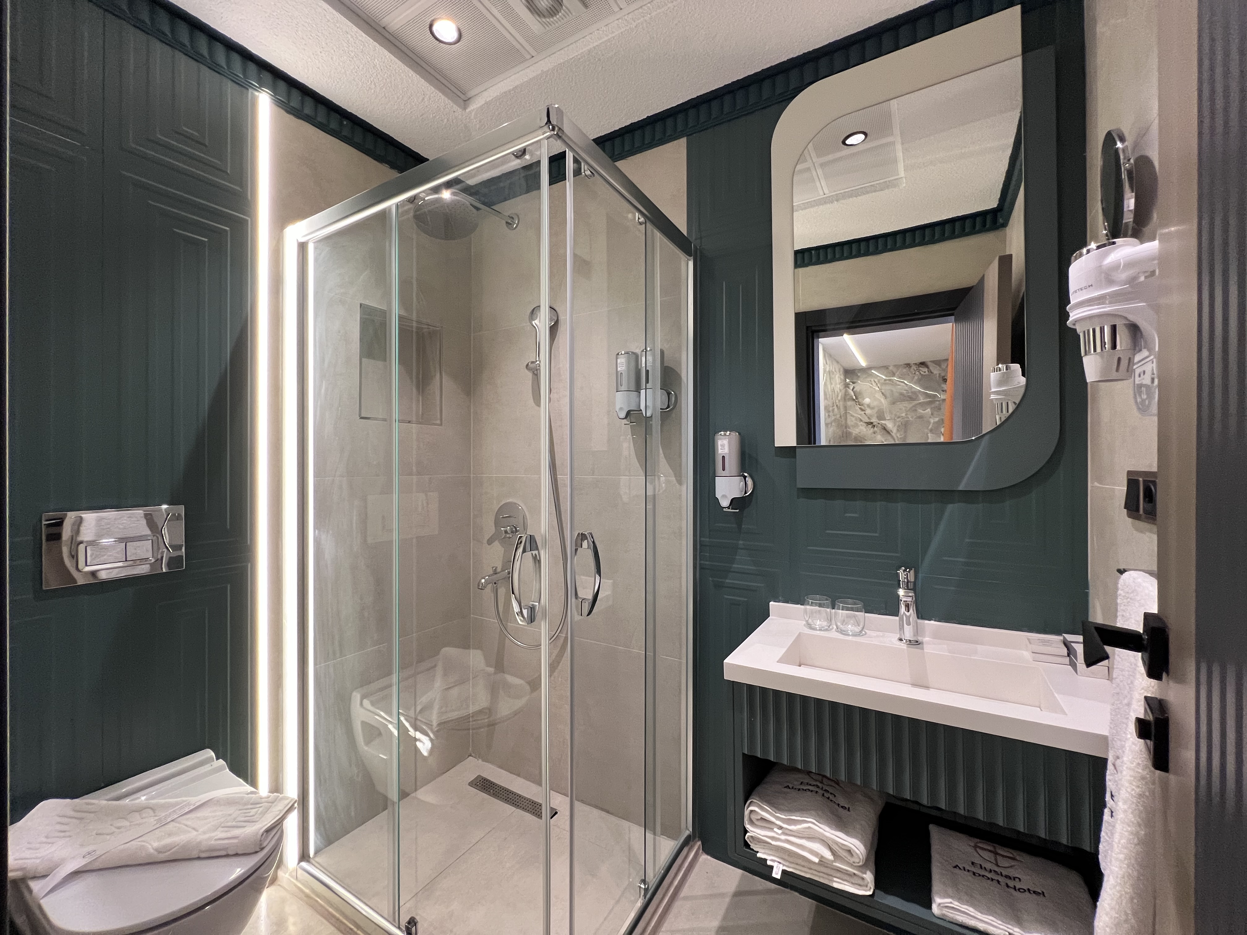 Suite King Bed with Jacuzzi