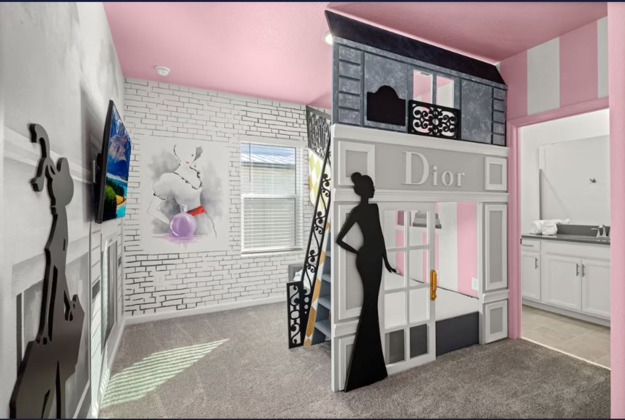 Home Six Bedrooms with Private Pool