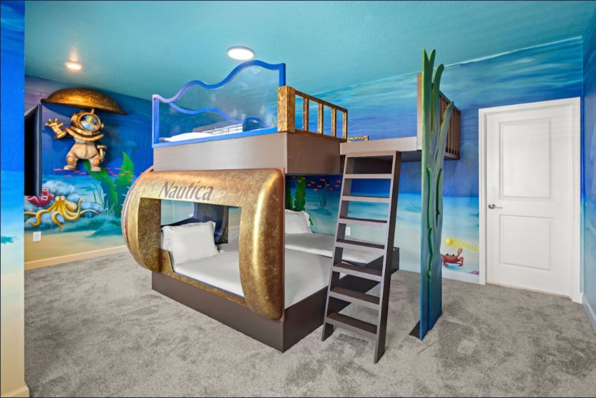 Home Eight Bedrooms with Private Pool