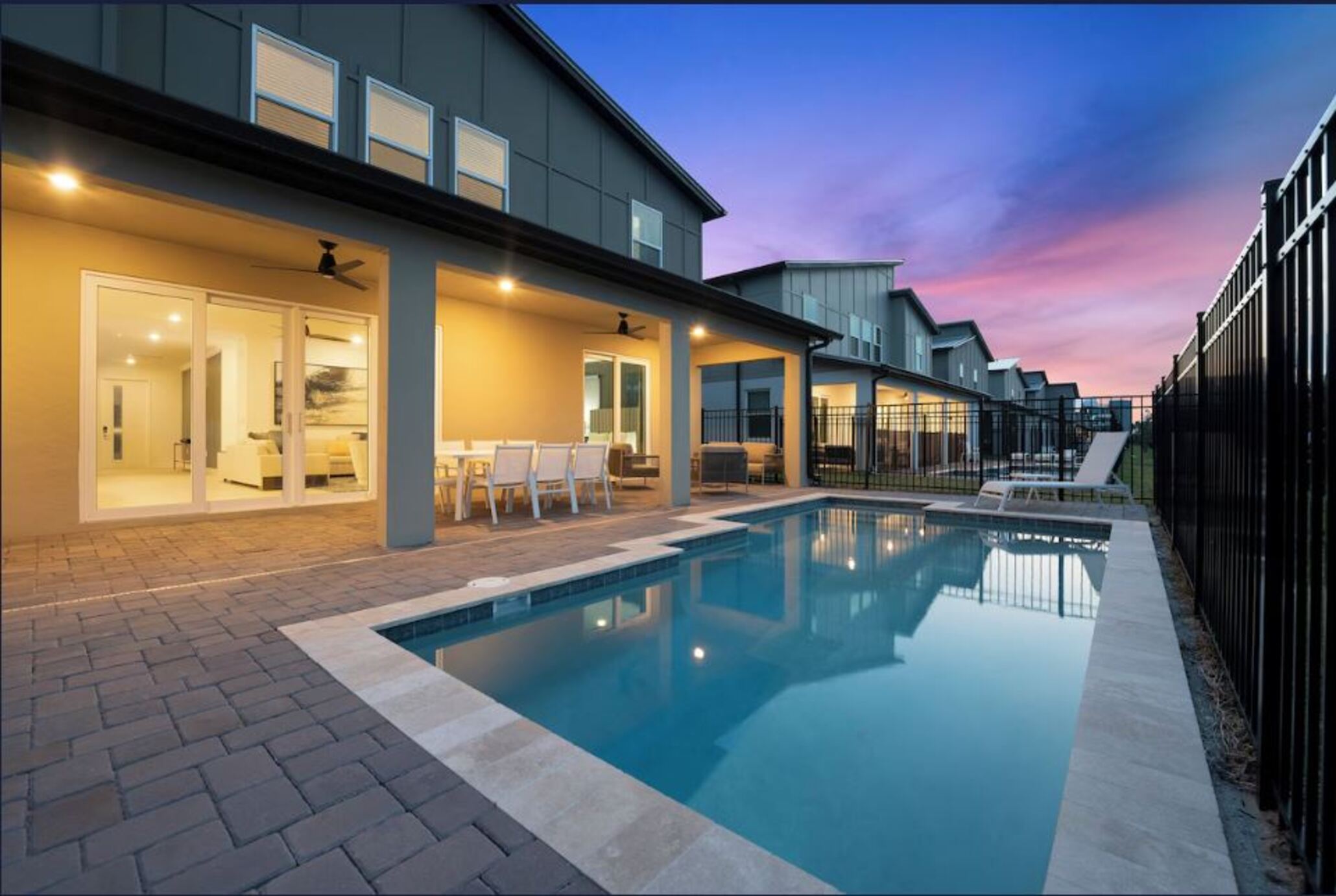 Home Eight Bedrooms with Private Pool