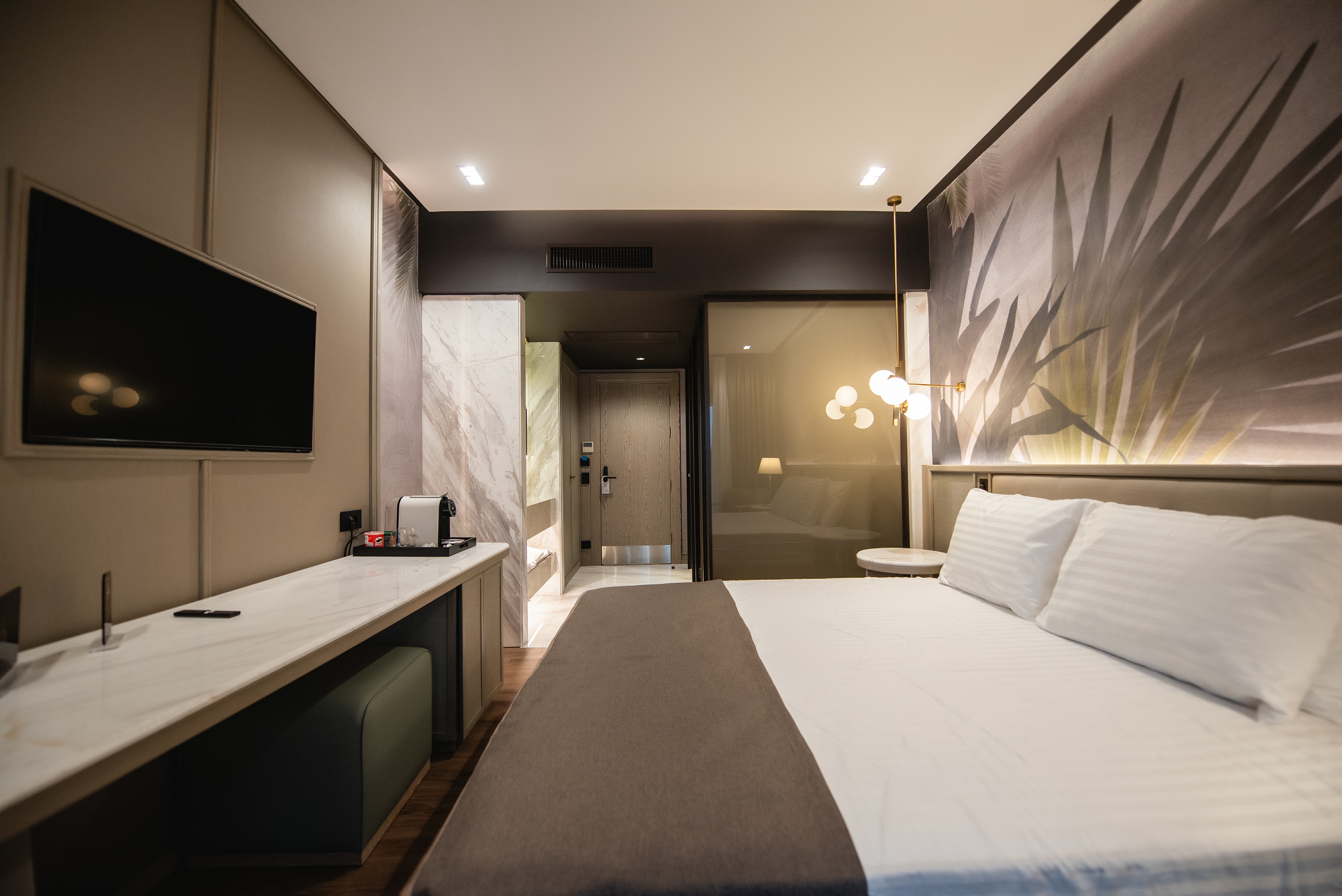 Double King Bed One Bedroom 