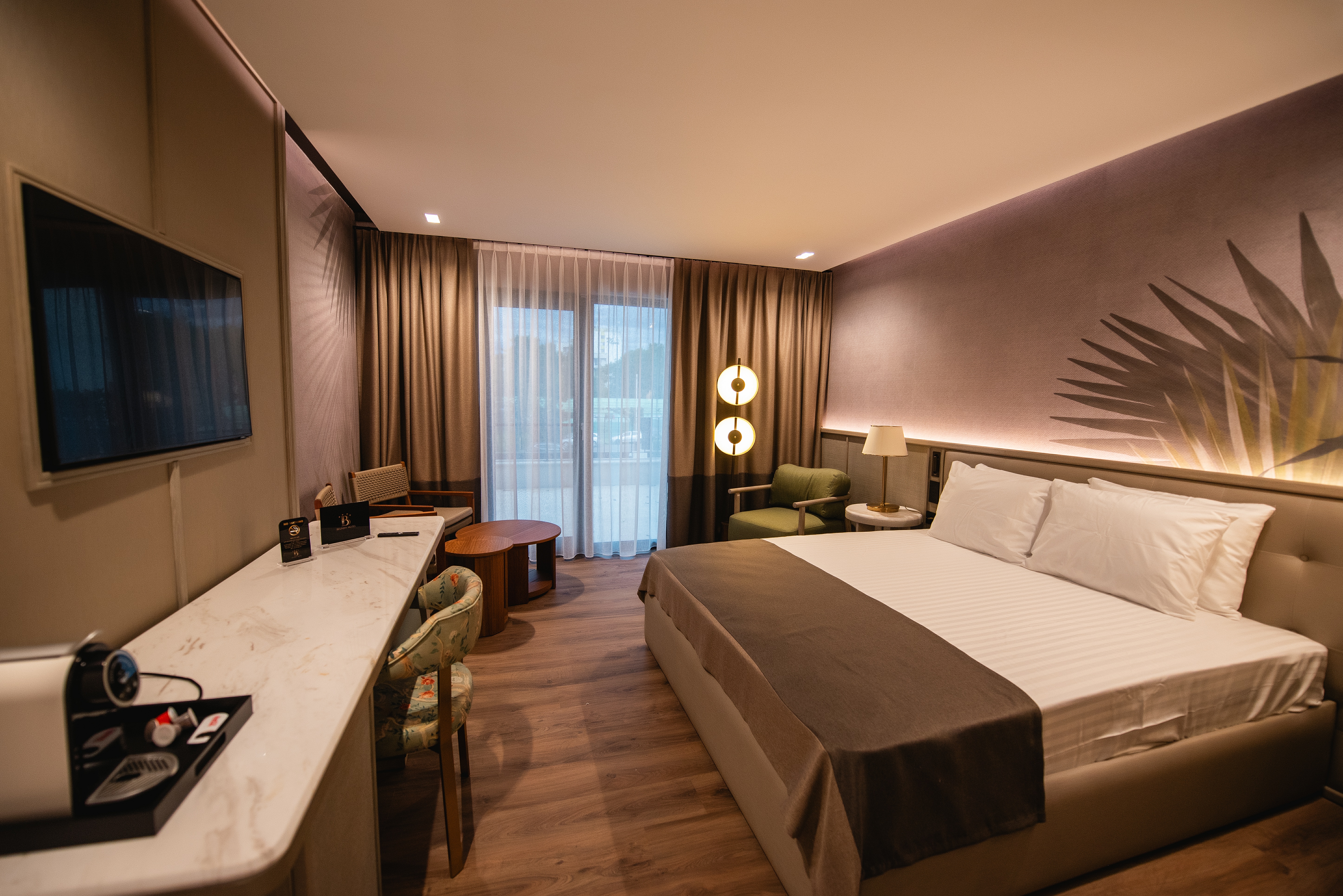 Double Deluxe One Bed