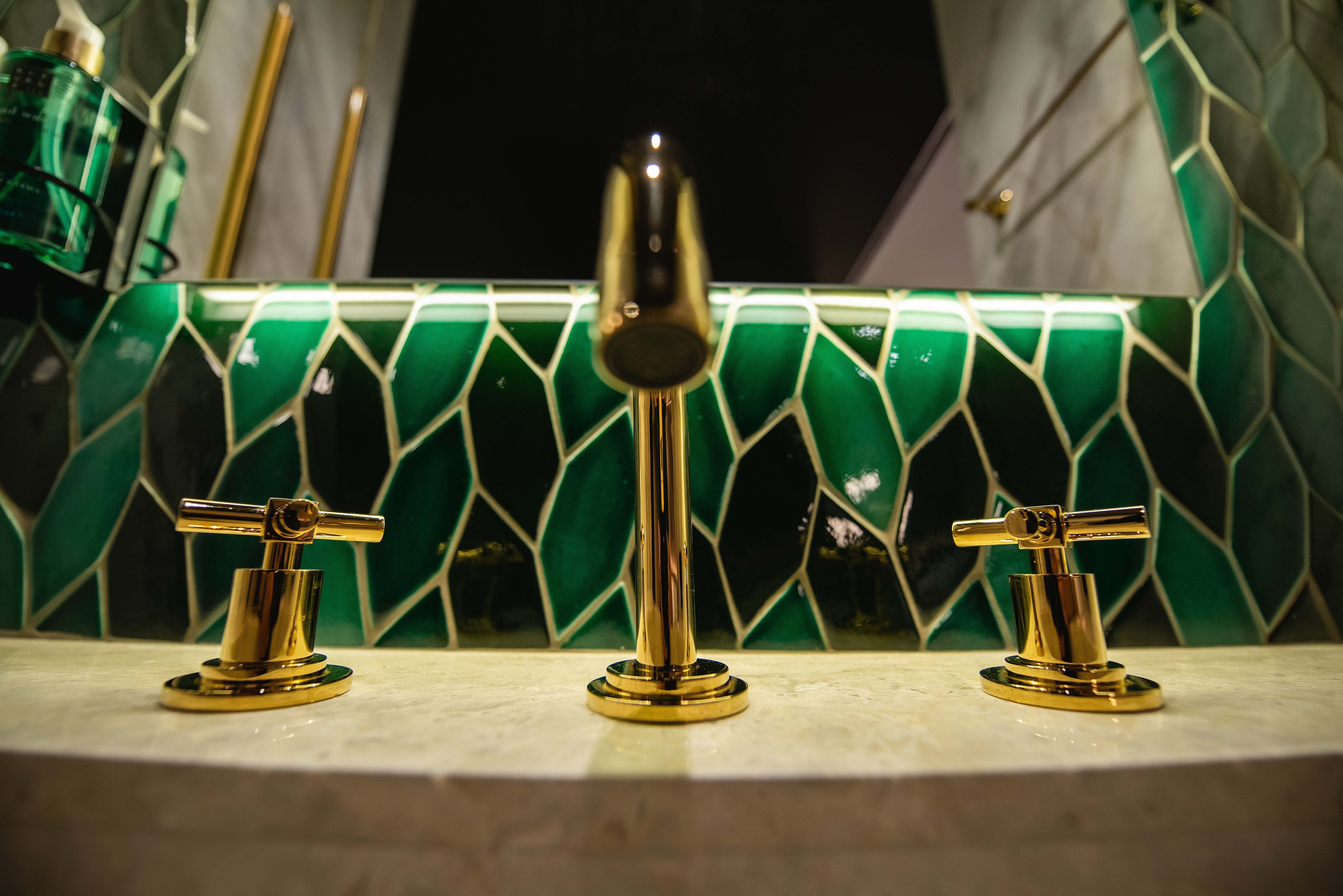 Double King Bed One Bedroom 