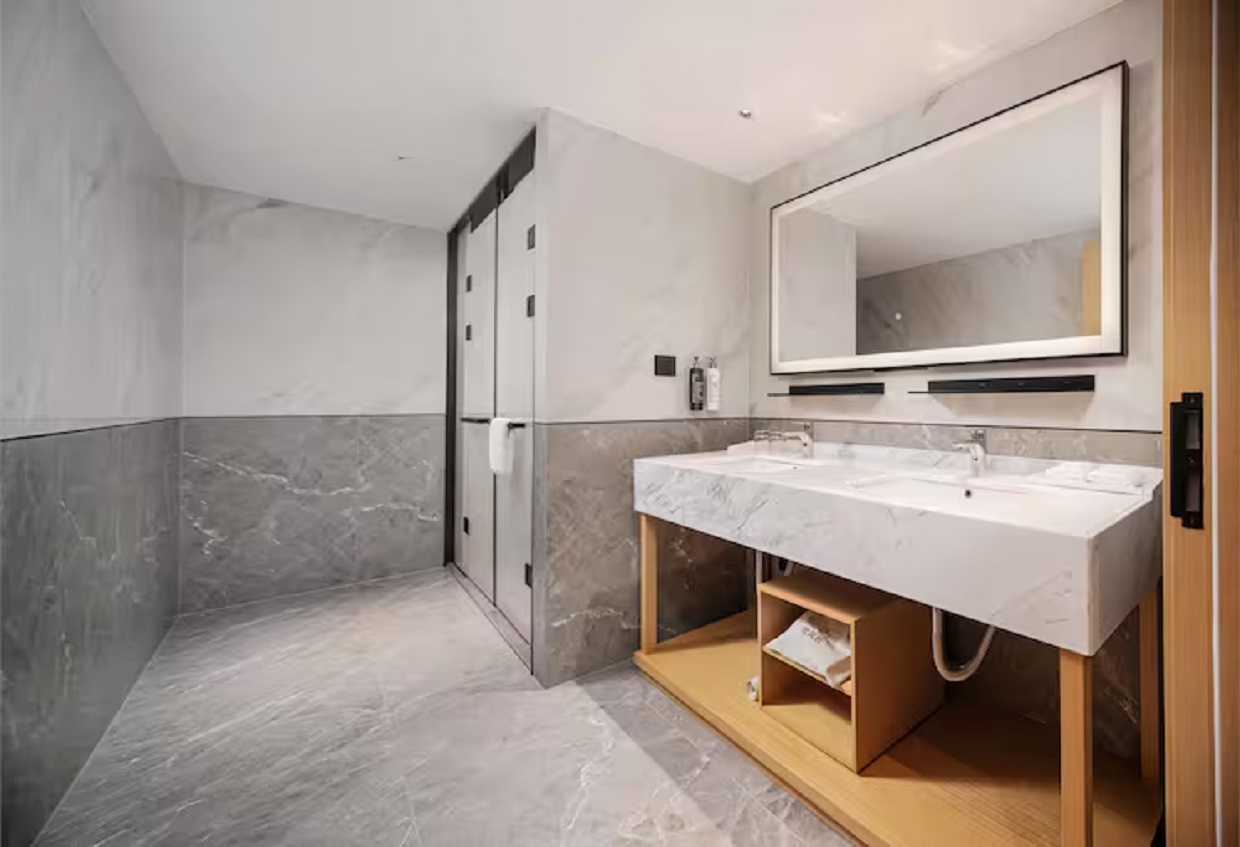 Double Premium King Bed