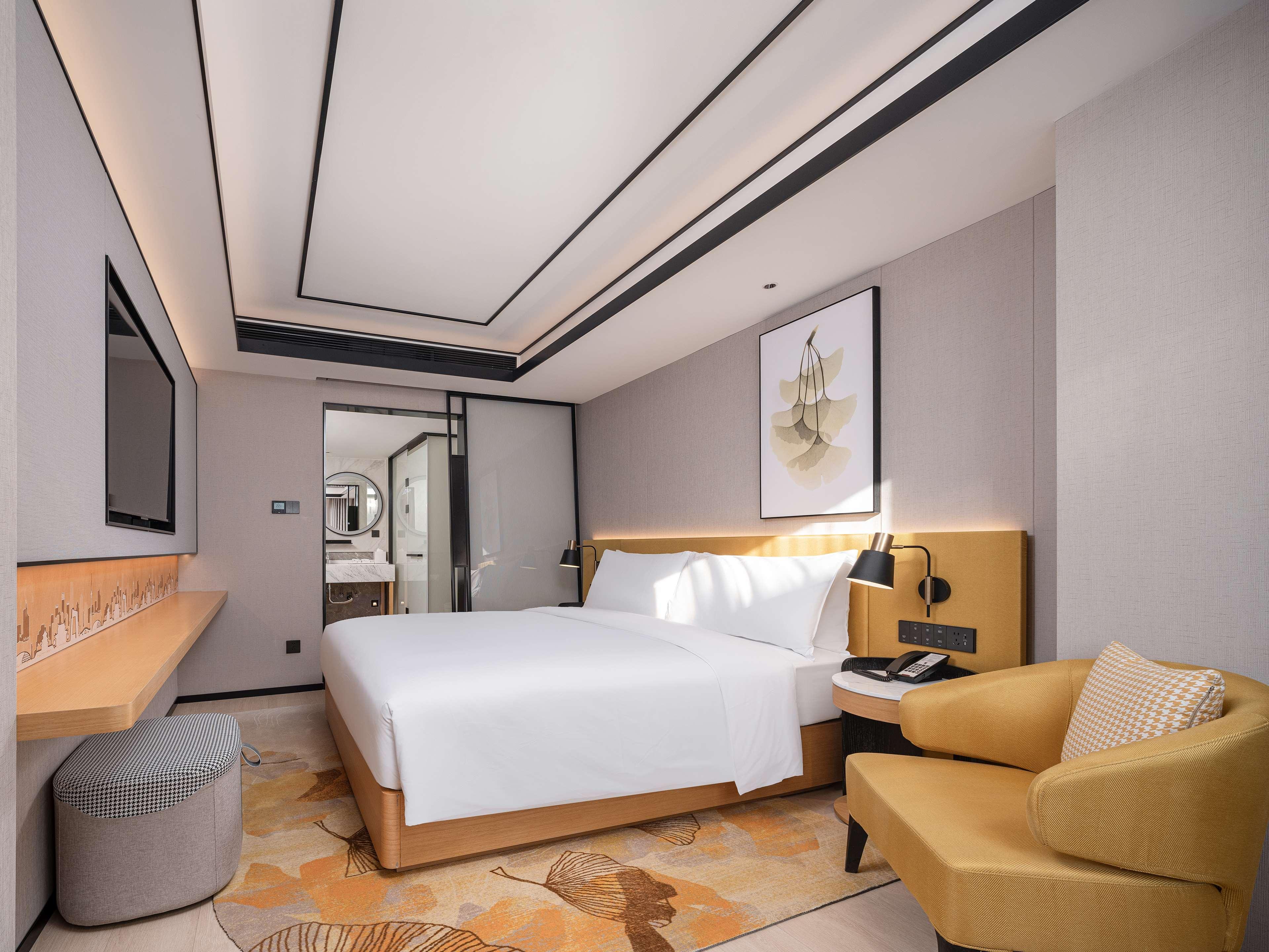 Suite Deluxe King Bed