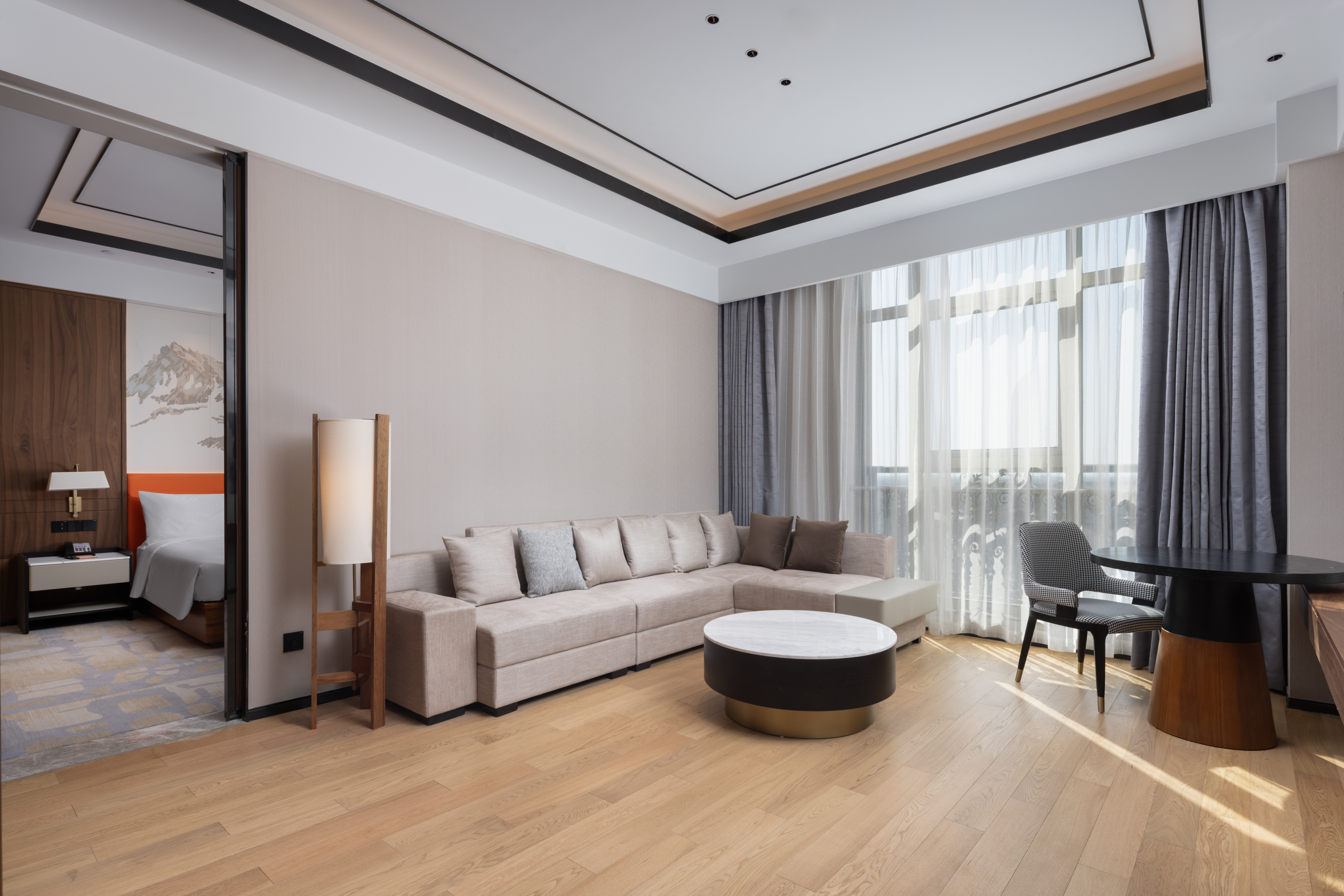 Suite Deluxe King Bed