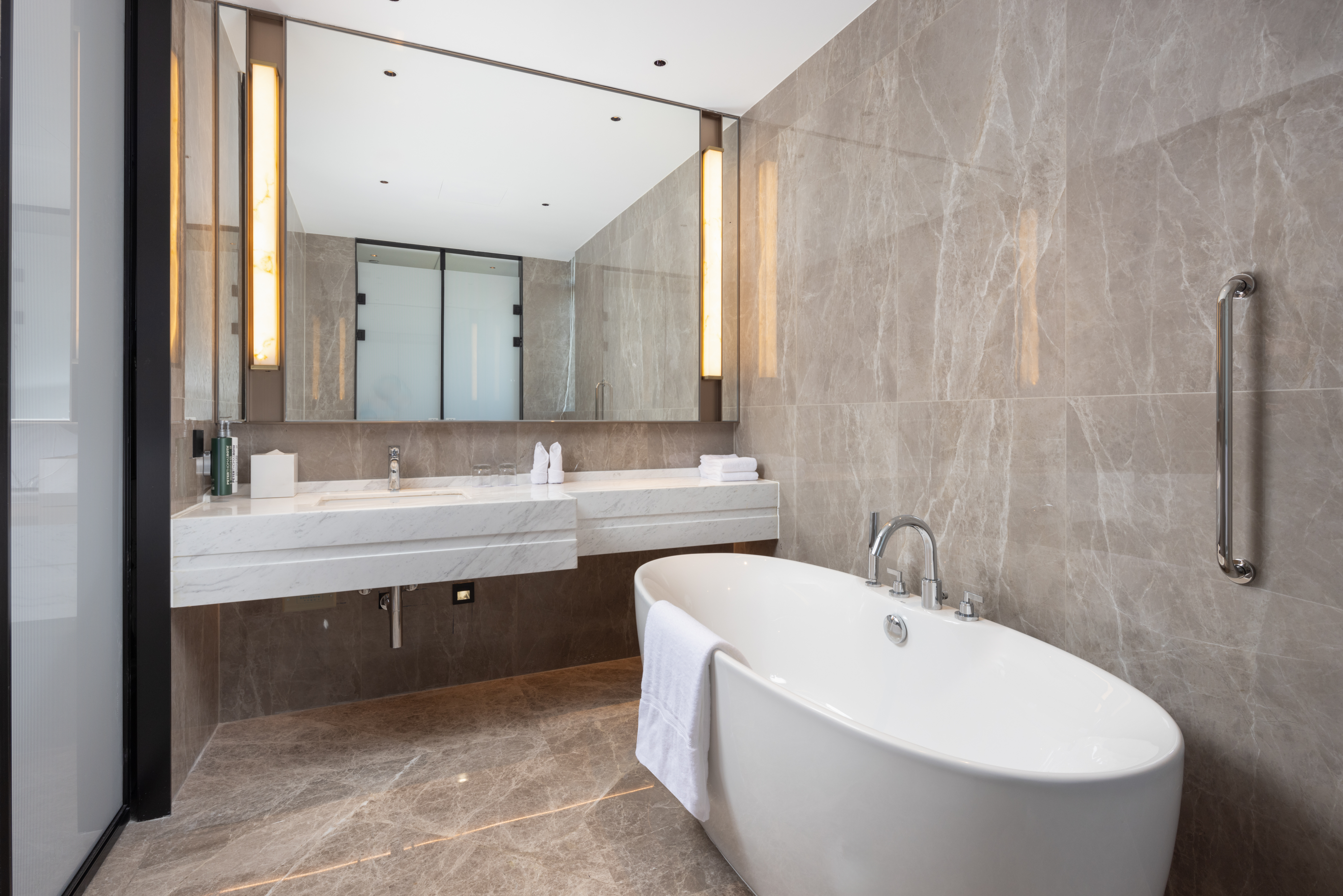 Double Deluxe King Bed