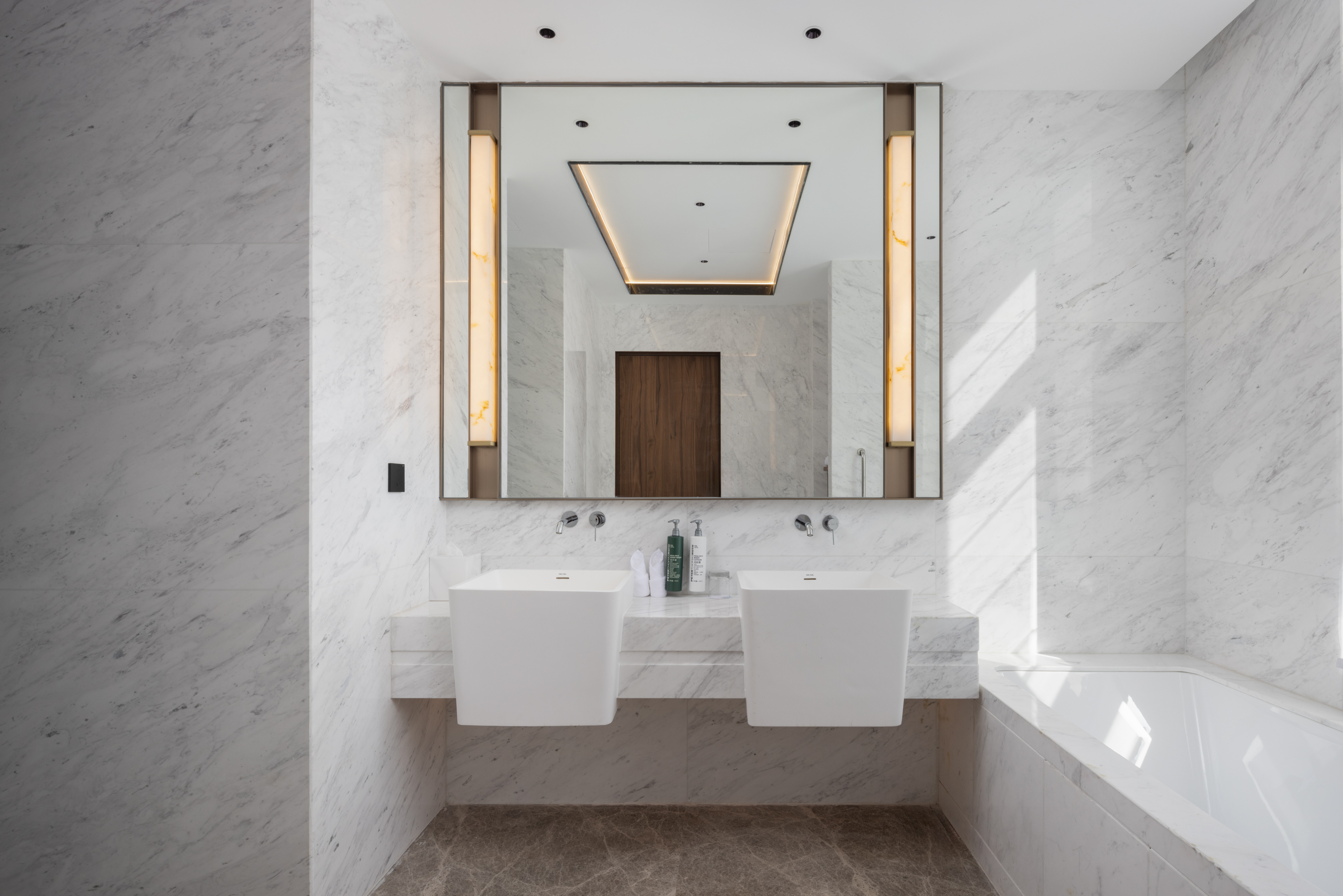 Suite Deluxe King Bed