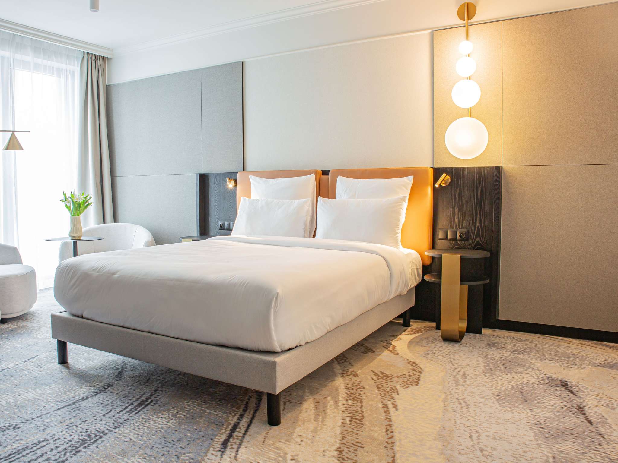 Double Classic Queen Bed