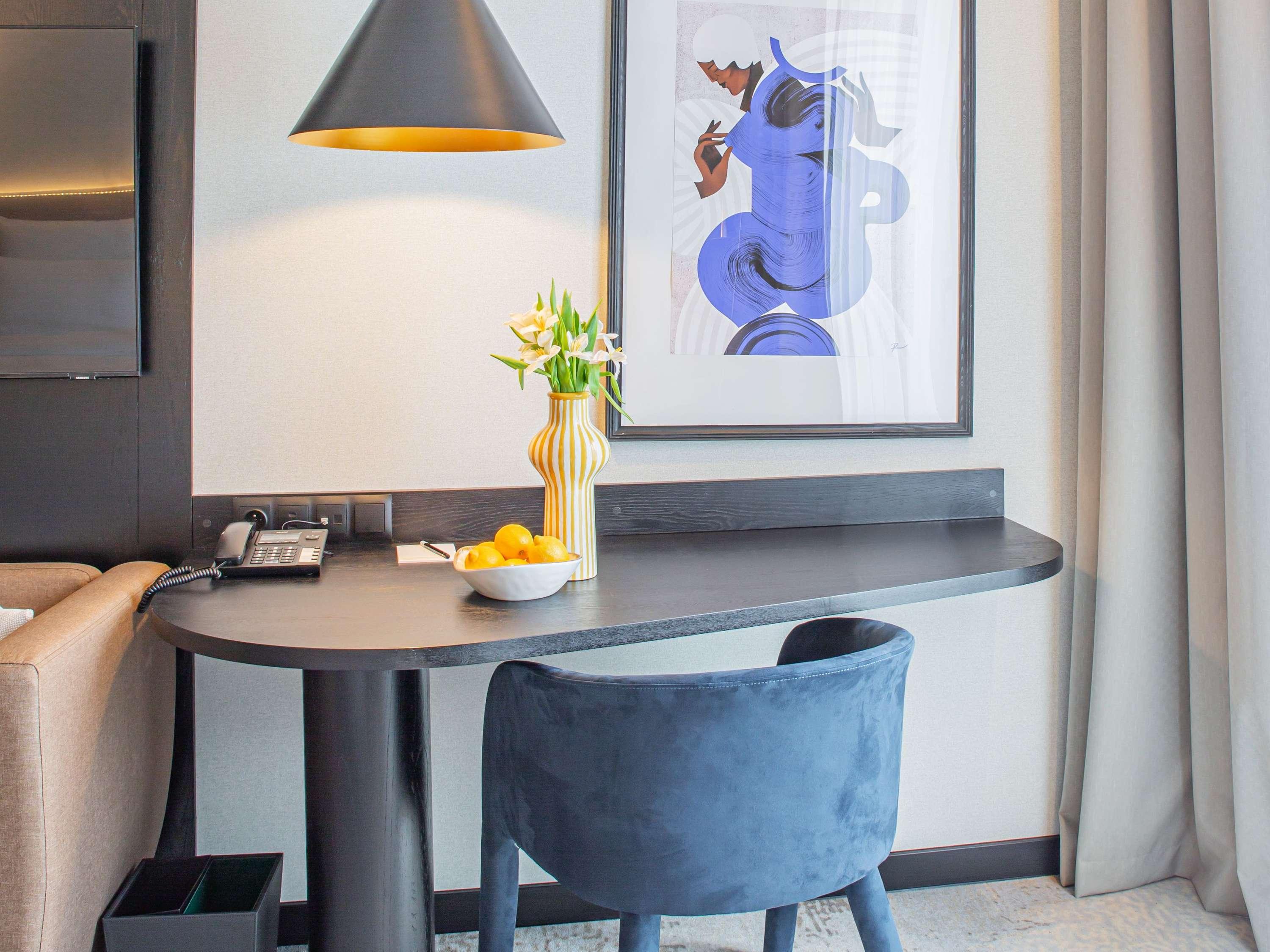 Junior Suite King Size Bed