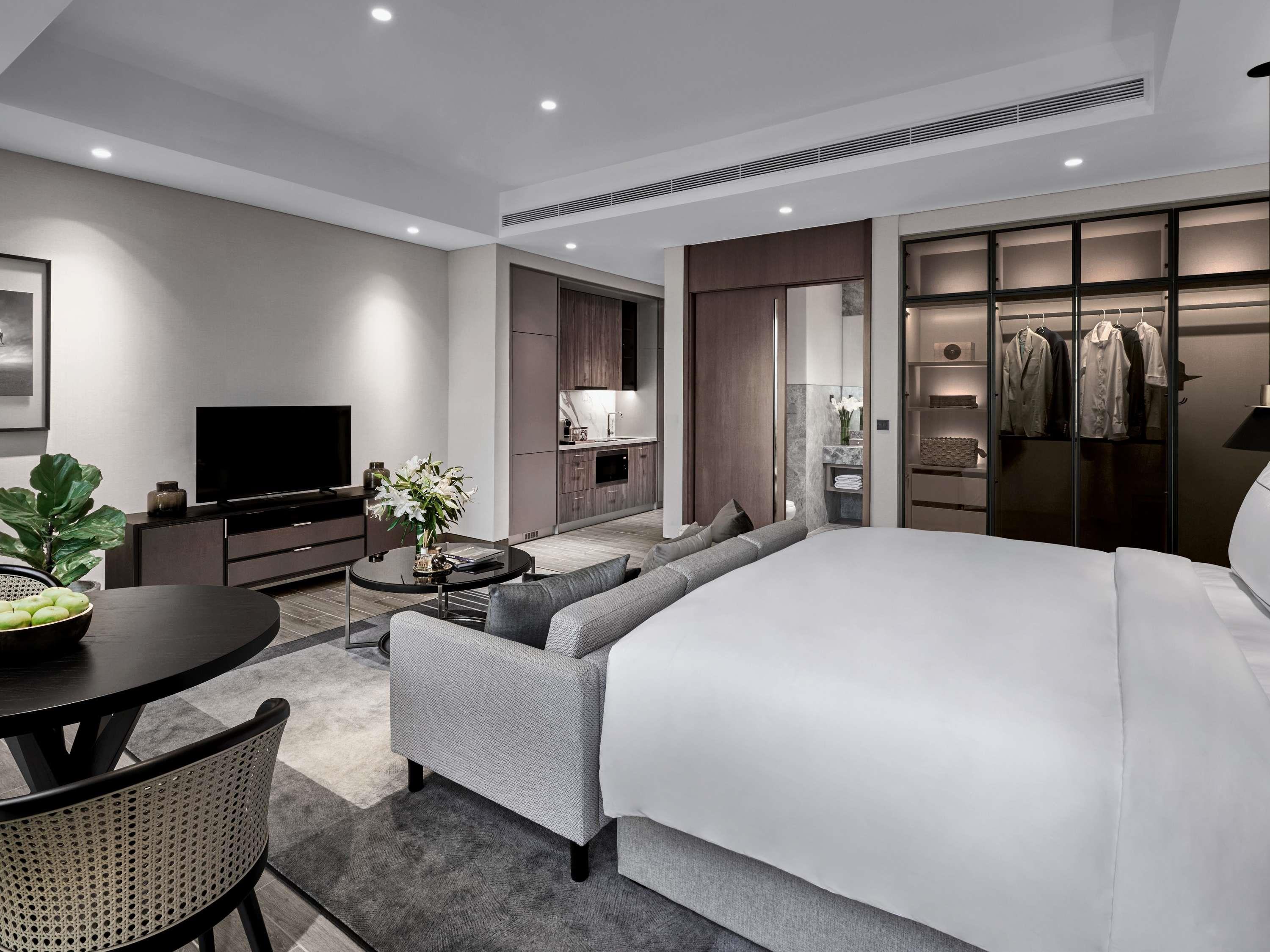 Studio King Size Bed