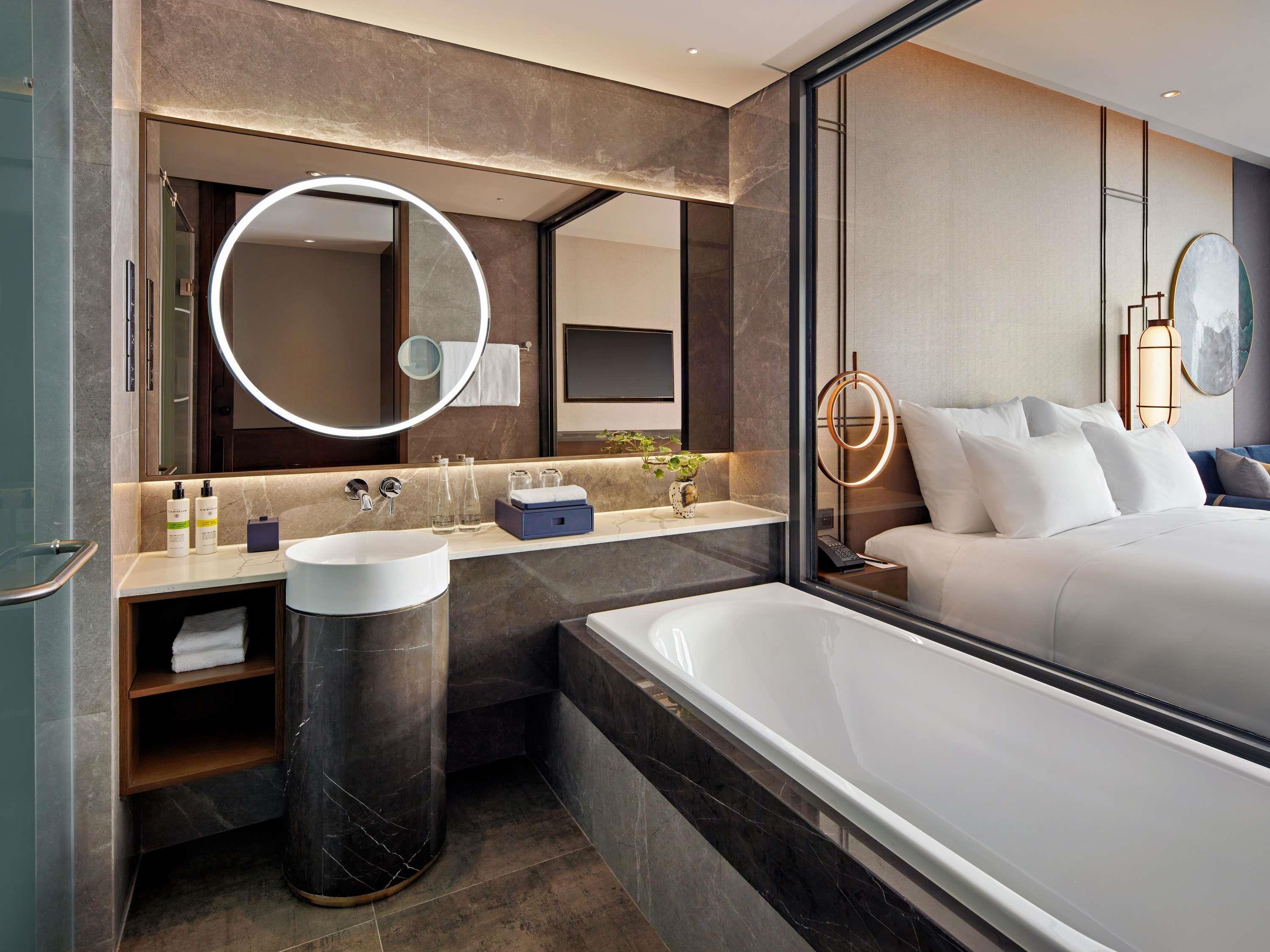 Double Superior King Bed