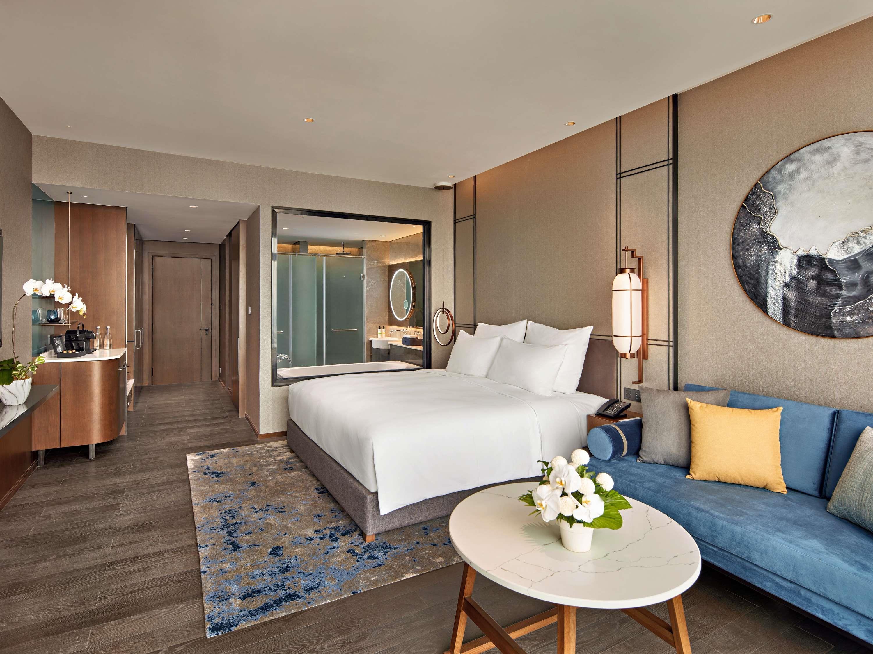 Double Superior King Bed