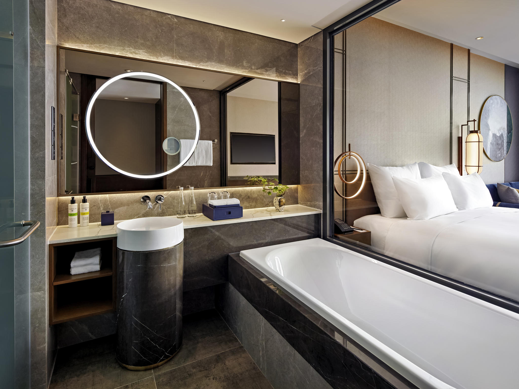 Studio King Size Bed