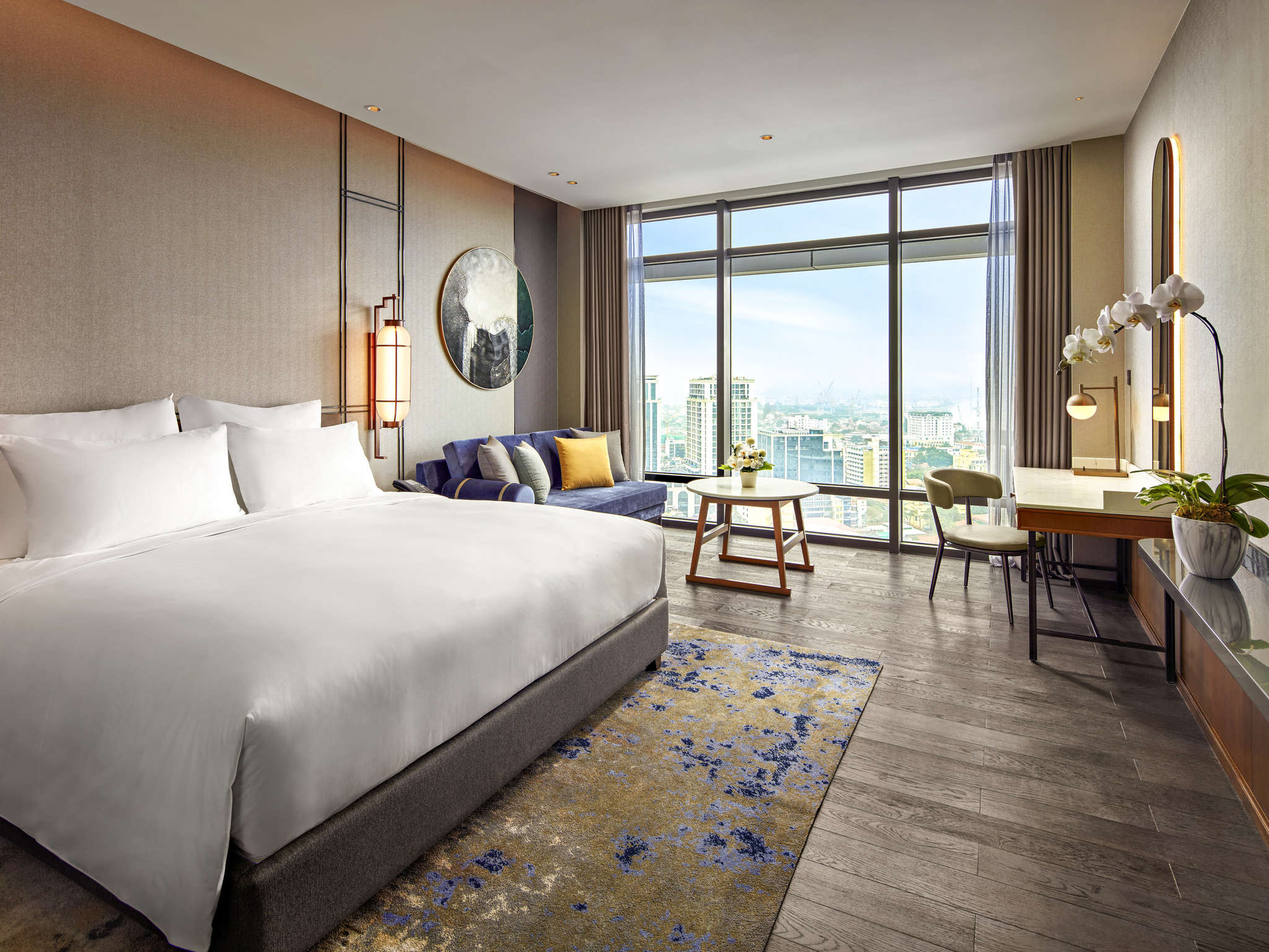 Studio King Size Bed