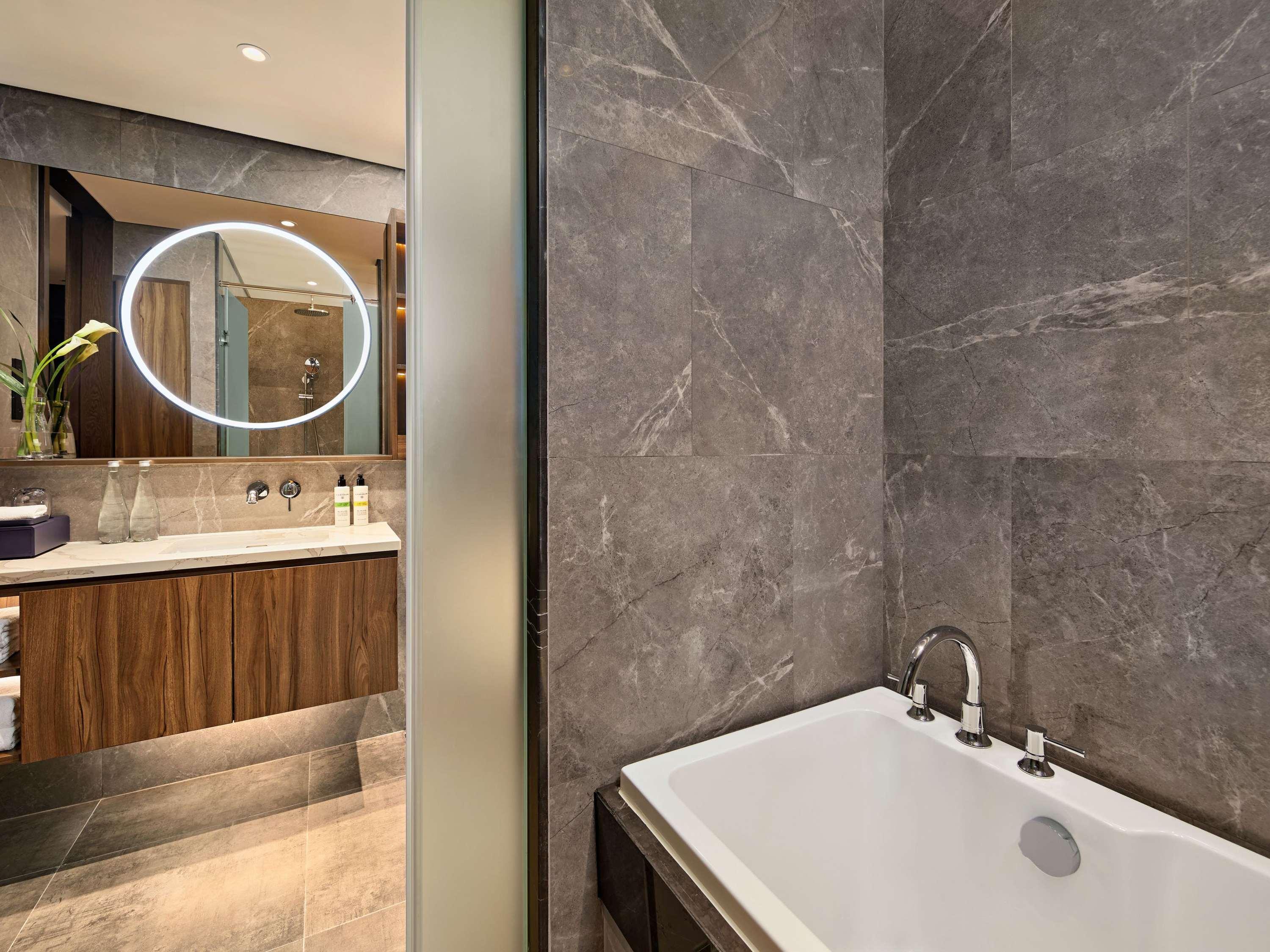 Studio King Size Bed