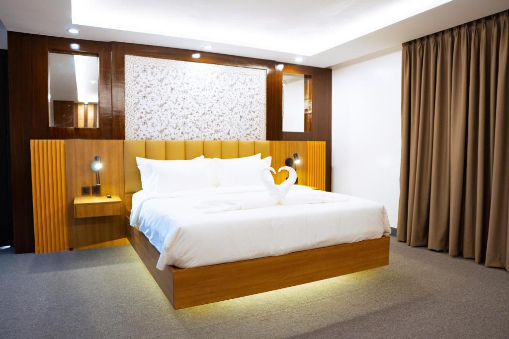 Double Deluxe Queen Bed