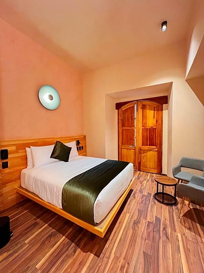 Double Deluxe Queen Bed