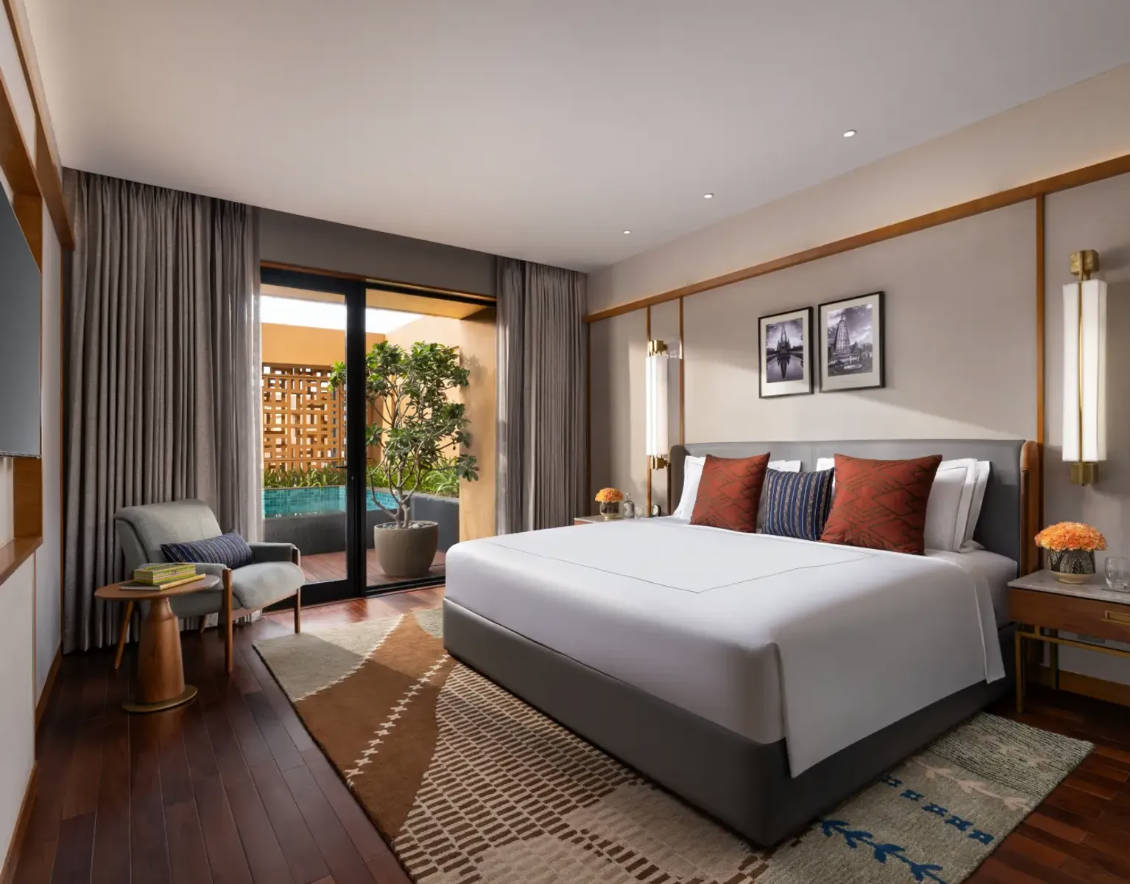 Double King Bed with Jacuzzi