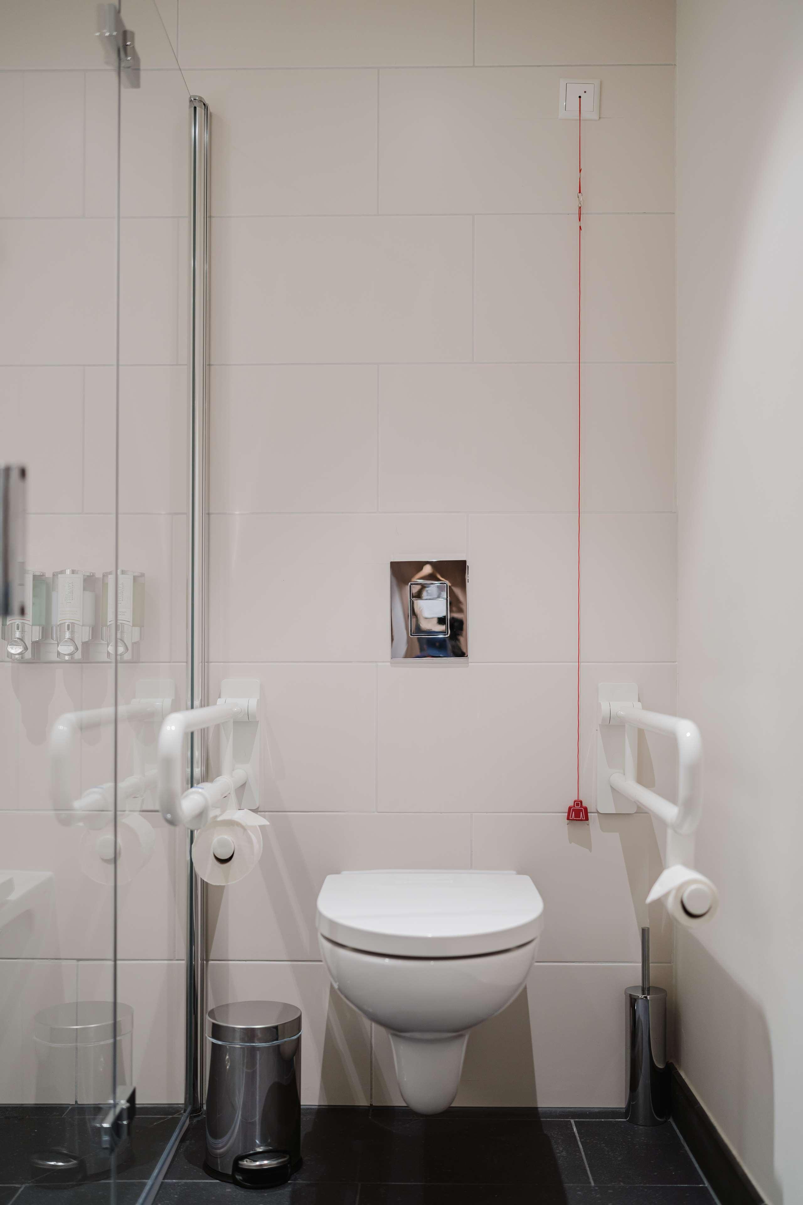 Double Accessible-queen Size Bed