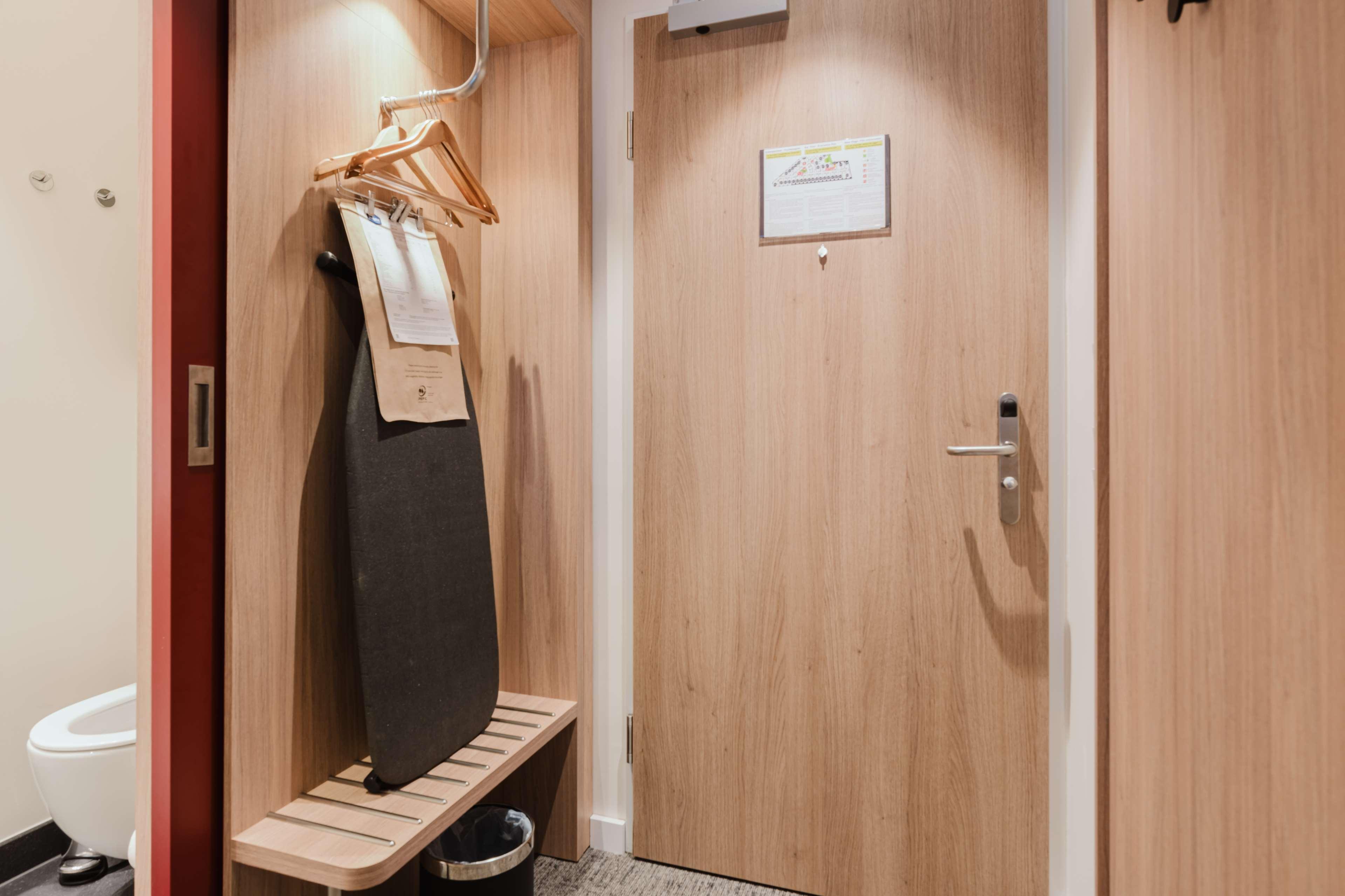 Double Queen Size Bed