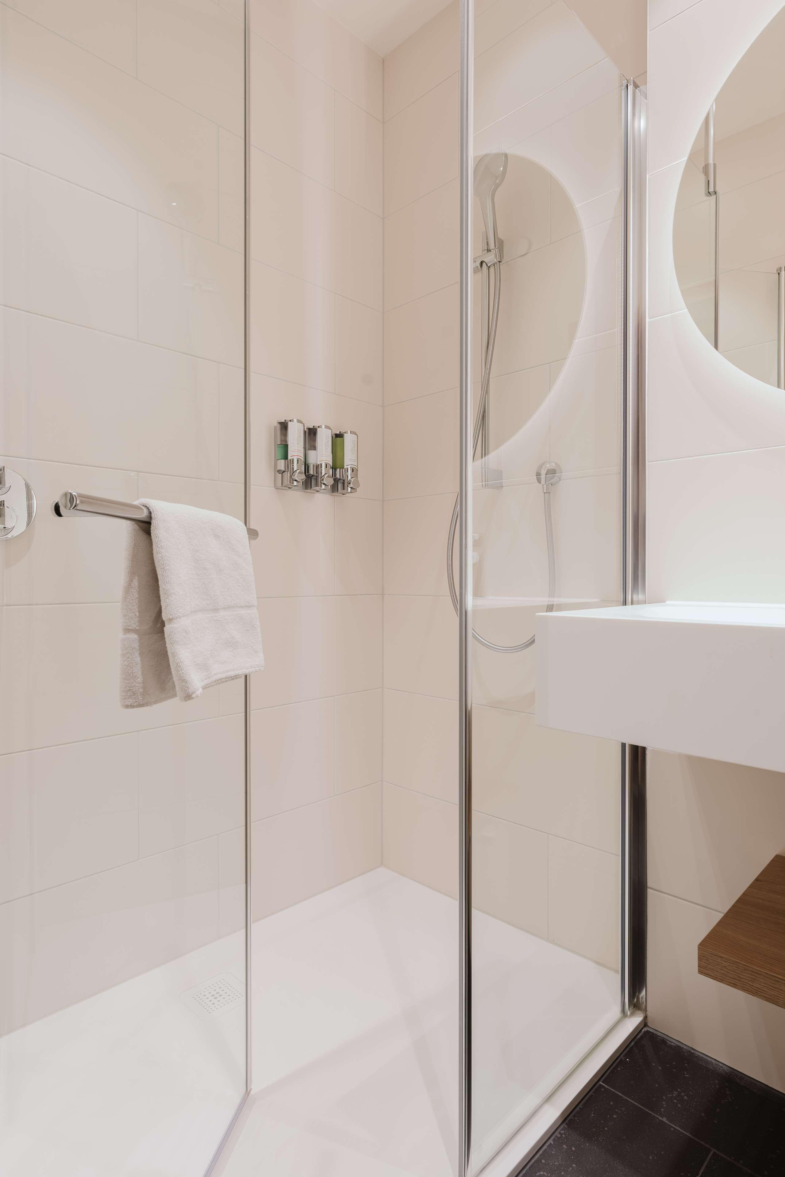 Double Queen Size Bed