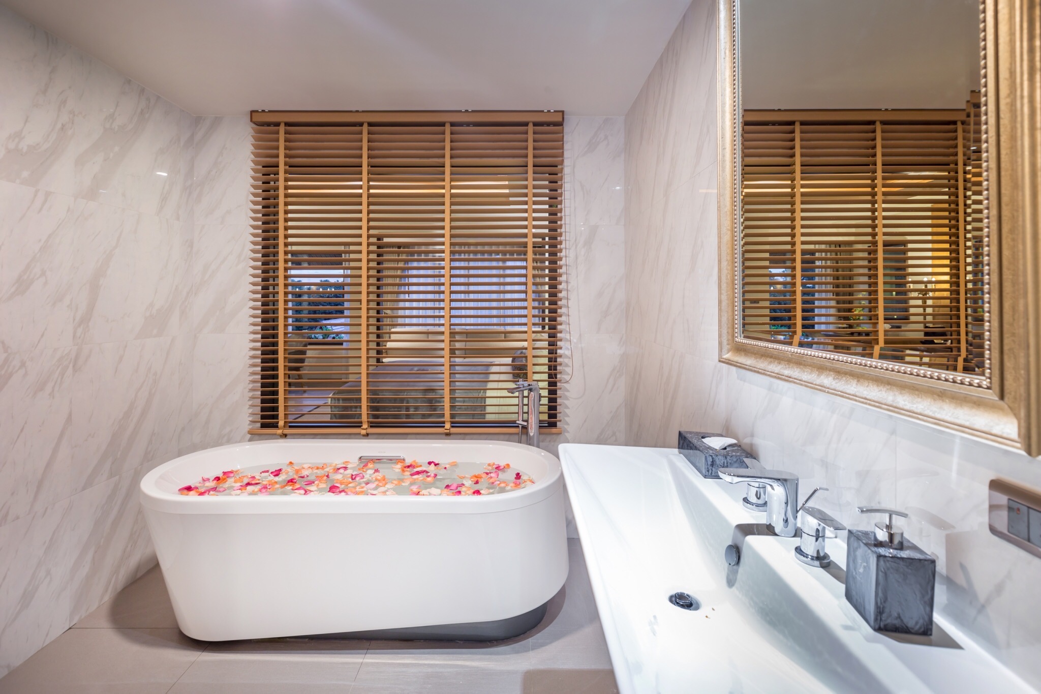 Suite King Bed One Bedroom 