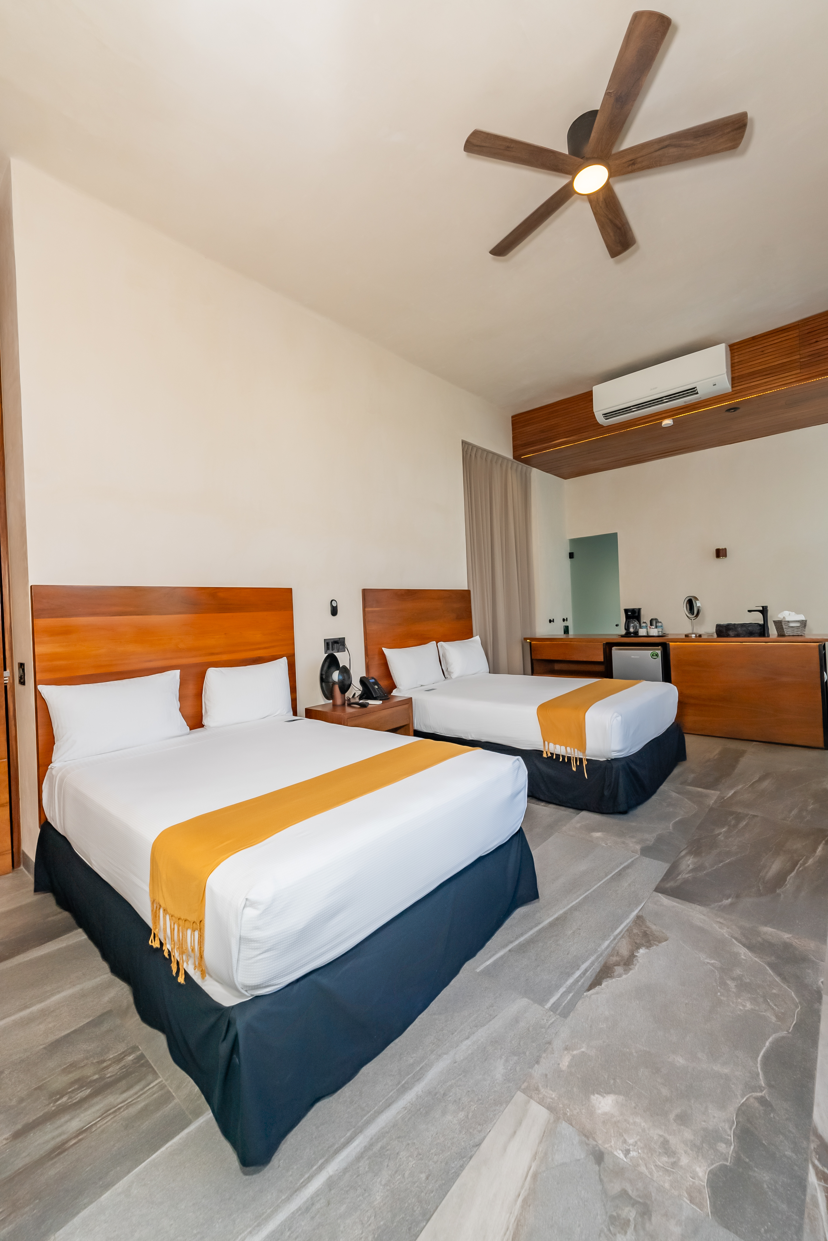 Quadruple Deluxe Two Beds