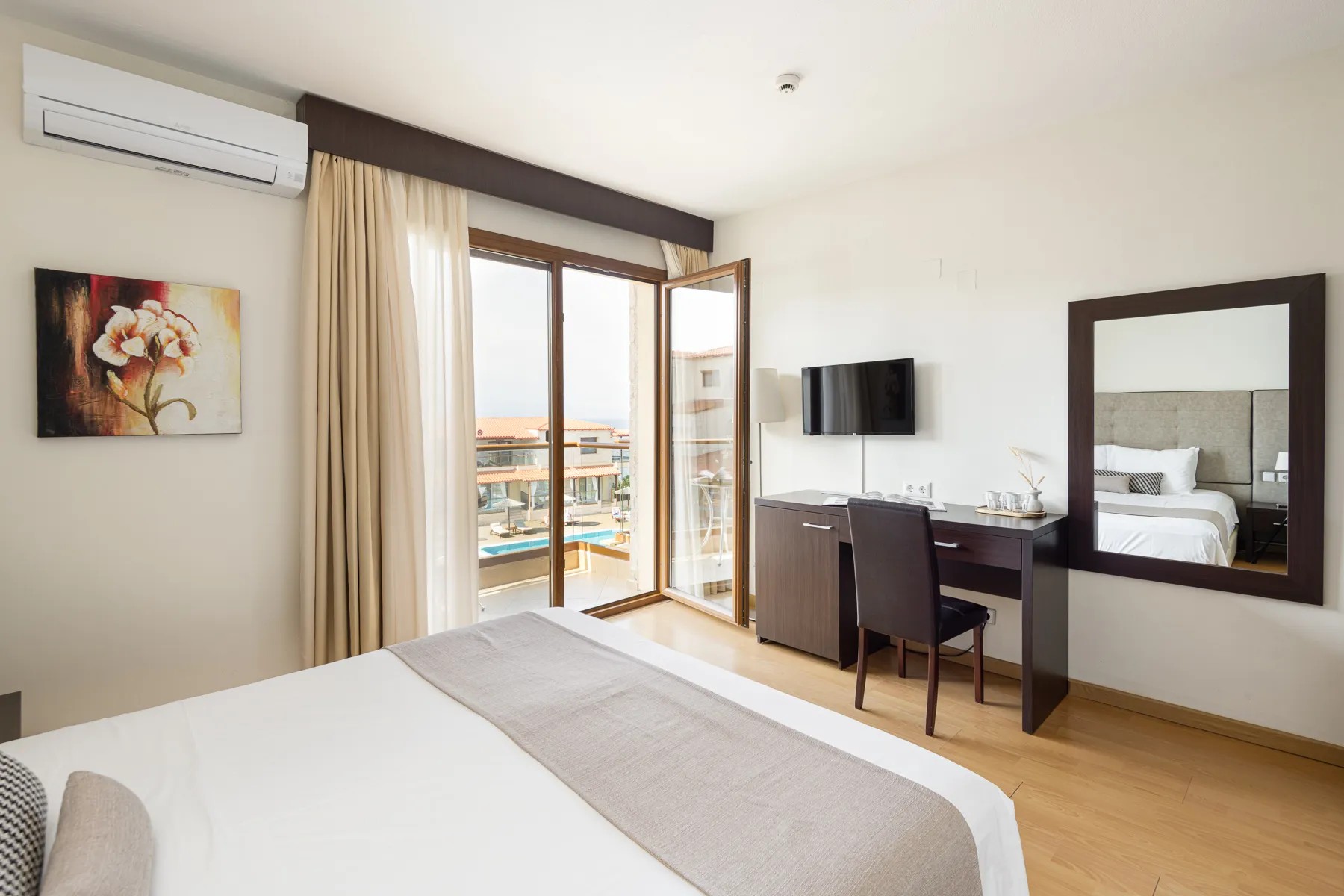 Double or Twin Side Sea View One Bedroom