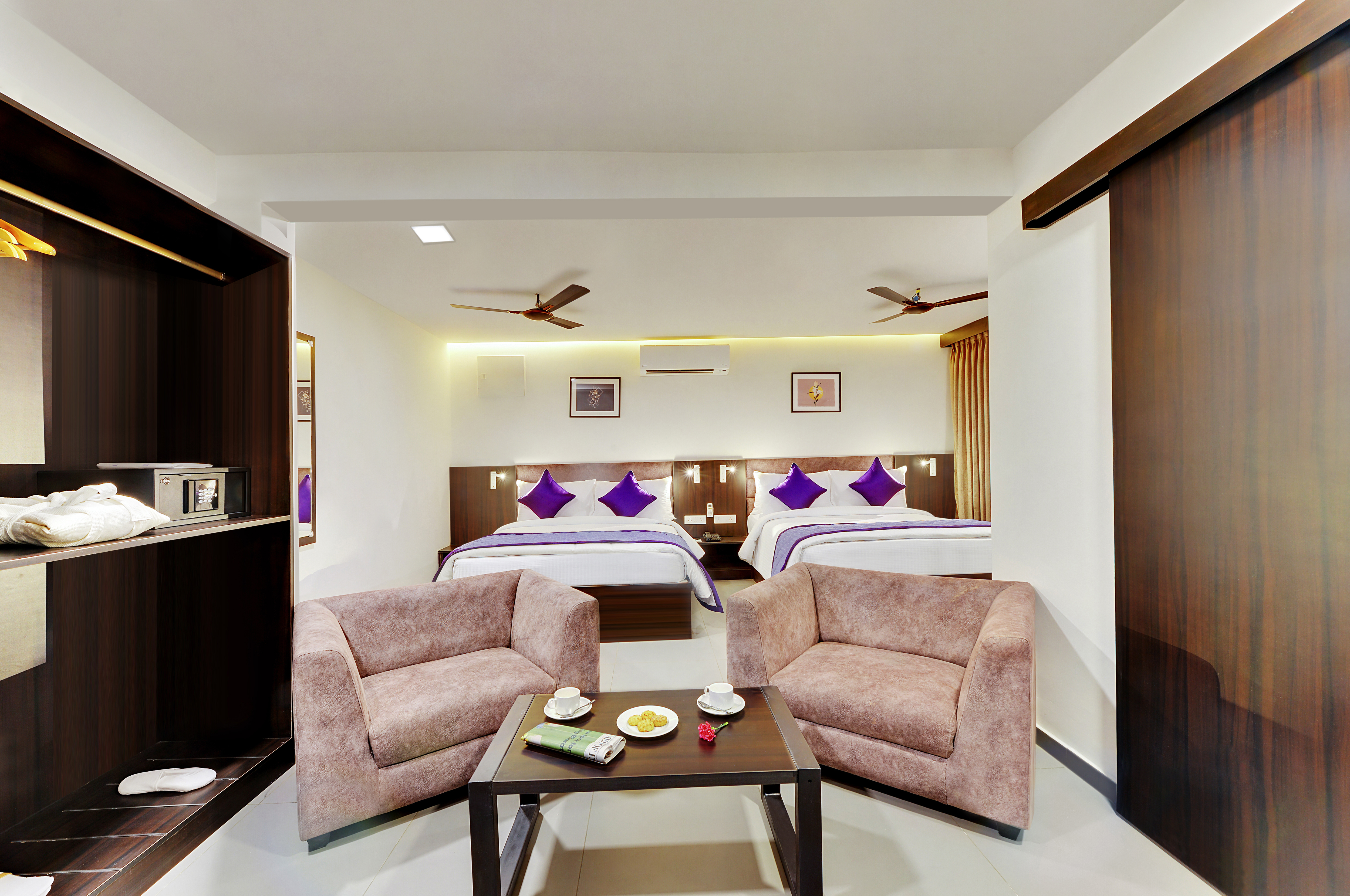 Quadruple with Views