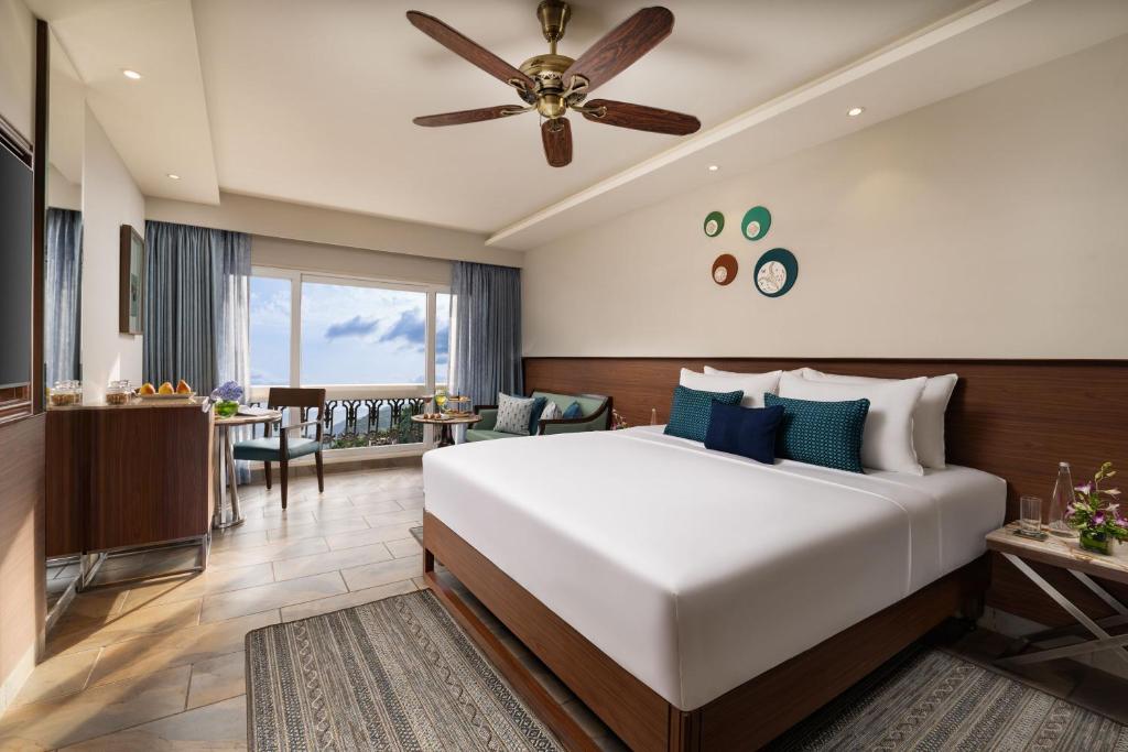 Double Deluxe King Bed