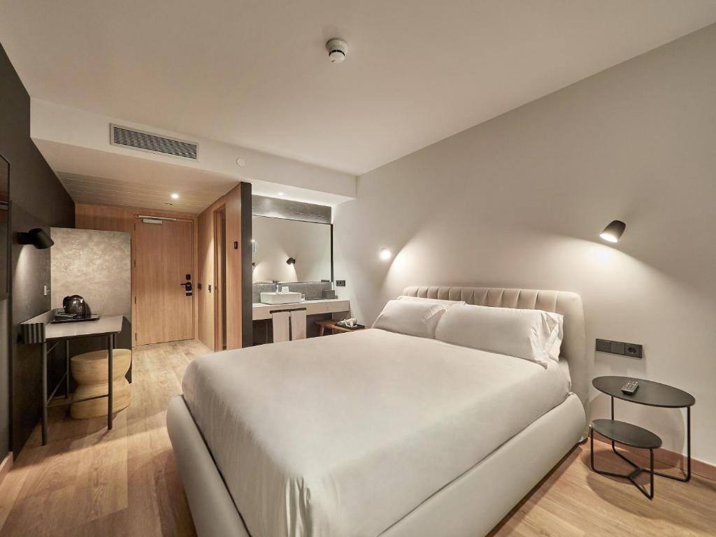 Double or Twin Standard