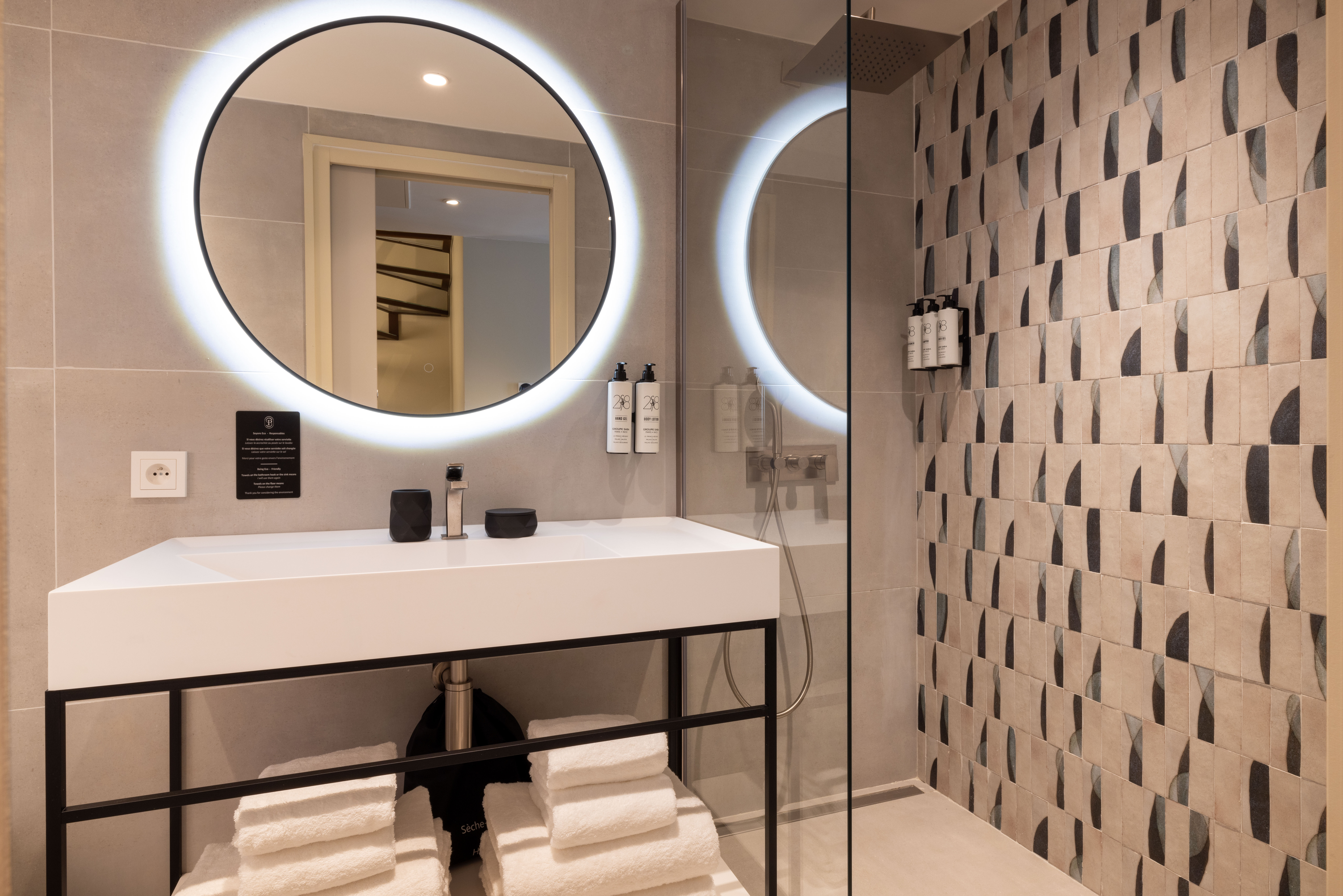 Suite Deluxe Capacity 4